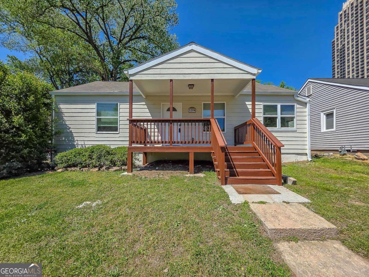 1258 Holly St NW — photo