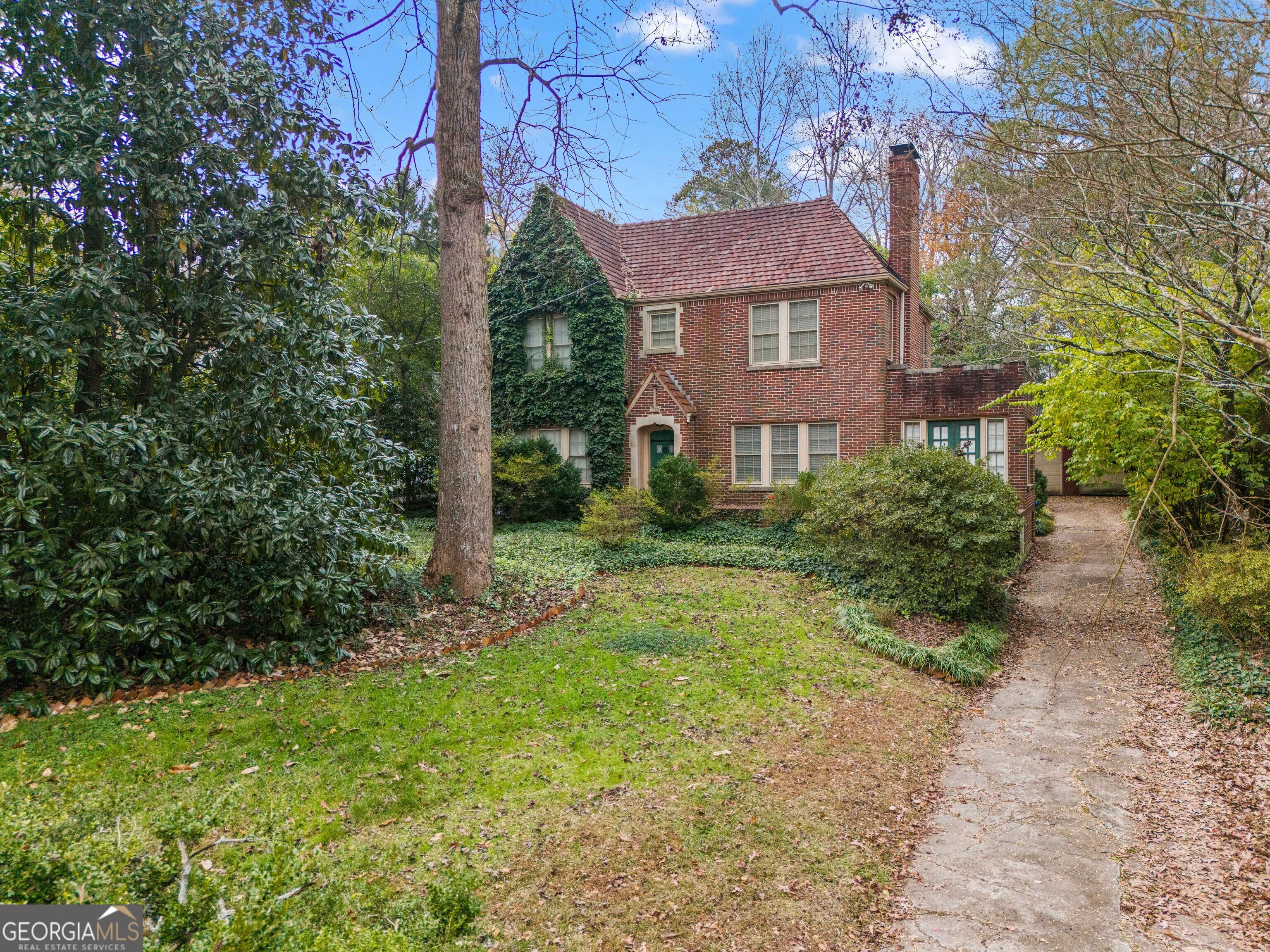 1080 Clifton Rd NE — photo