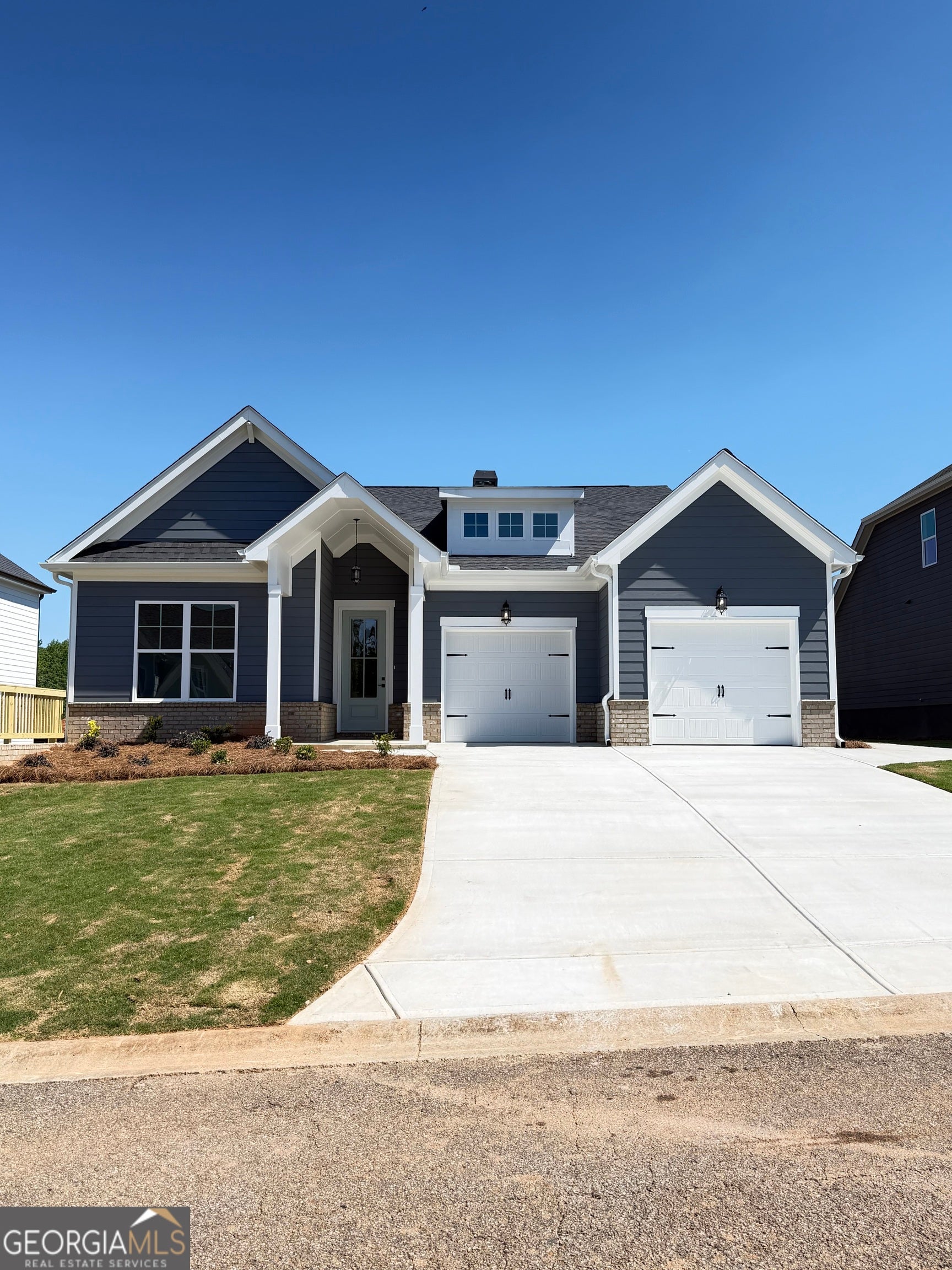 176 Classic Overlook — photo