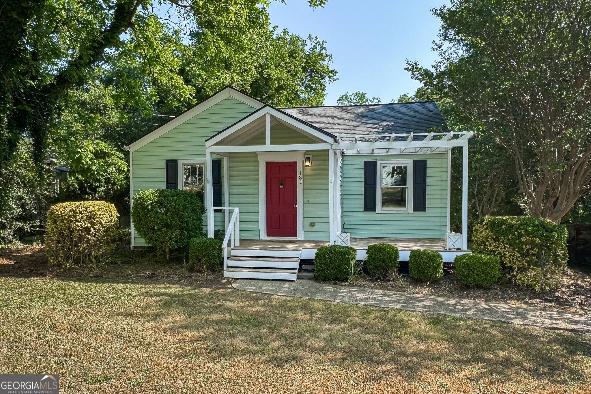 134 Westover Dr — photo