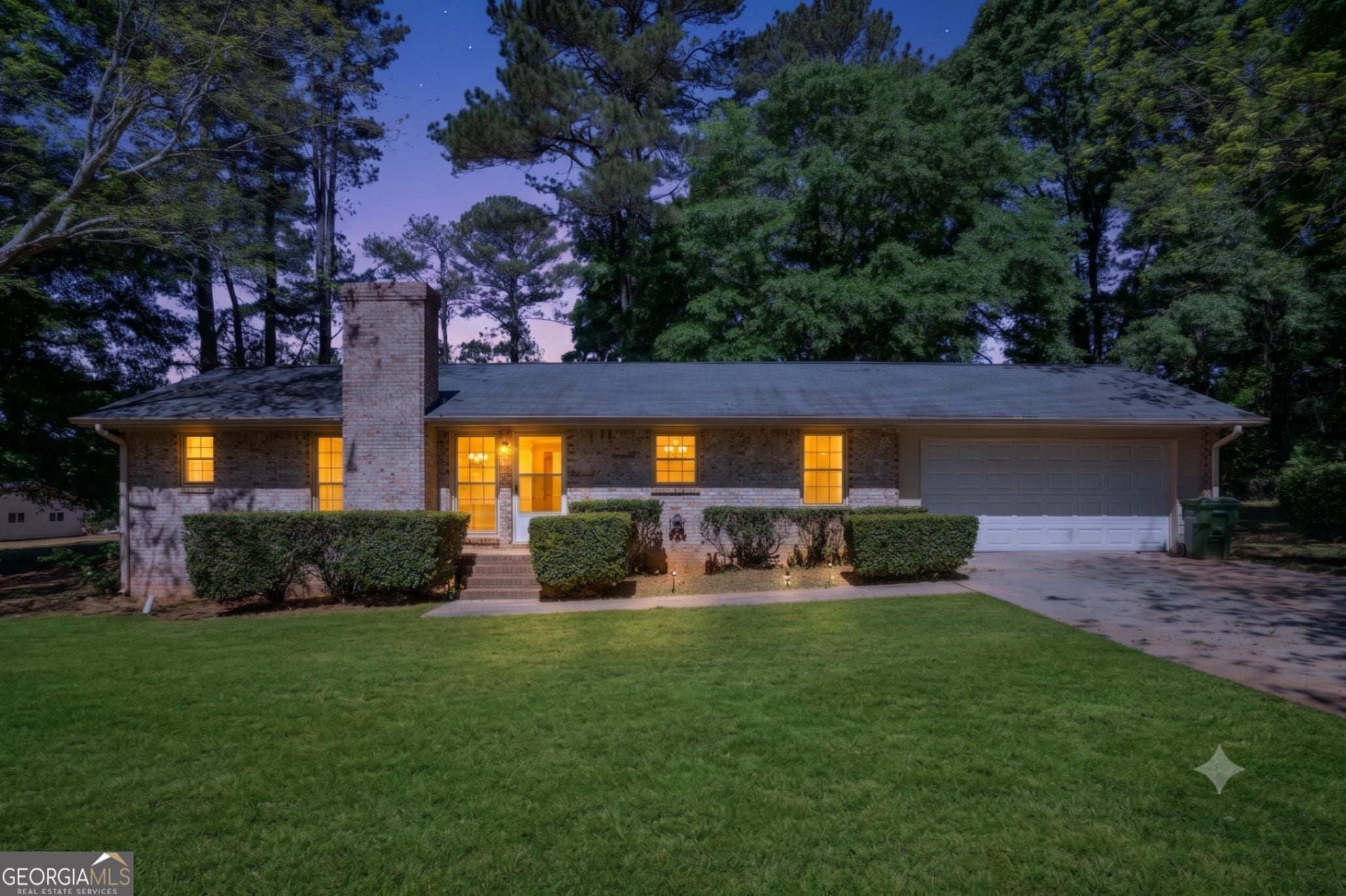 515 Kelton Rd — photo