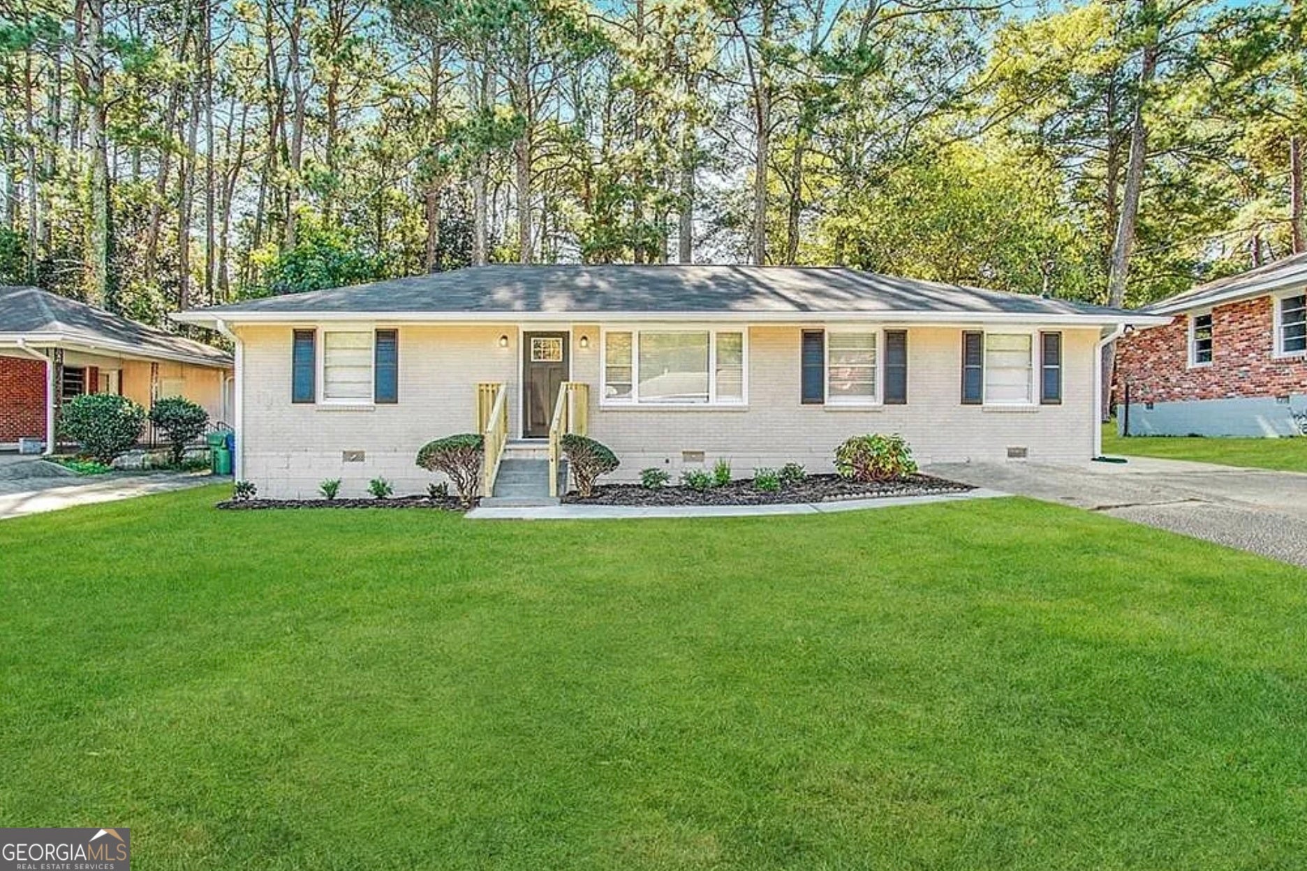 109 Hillsdale Dr SE — photo