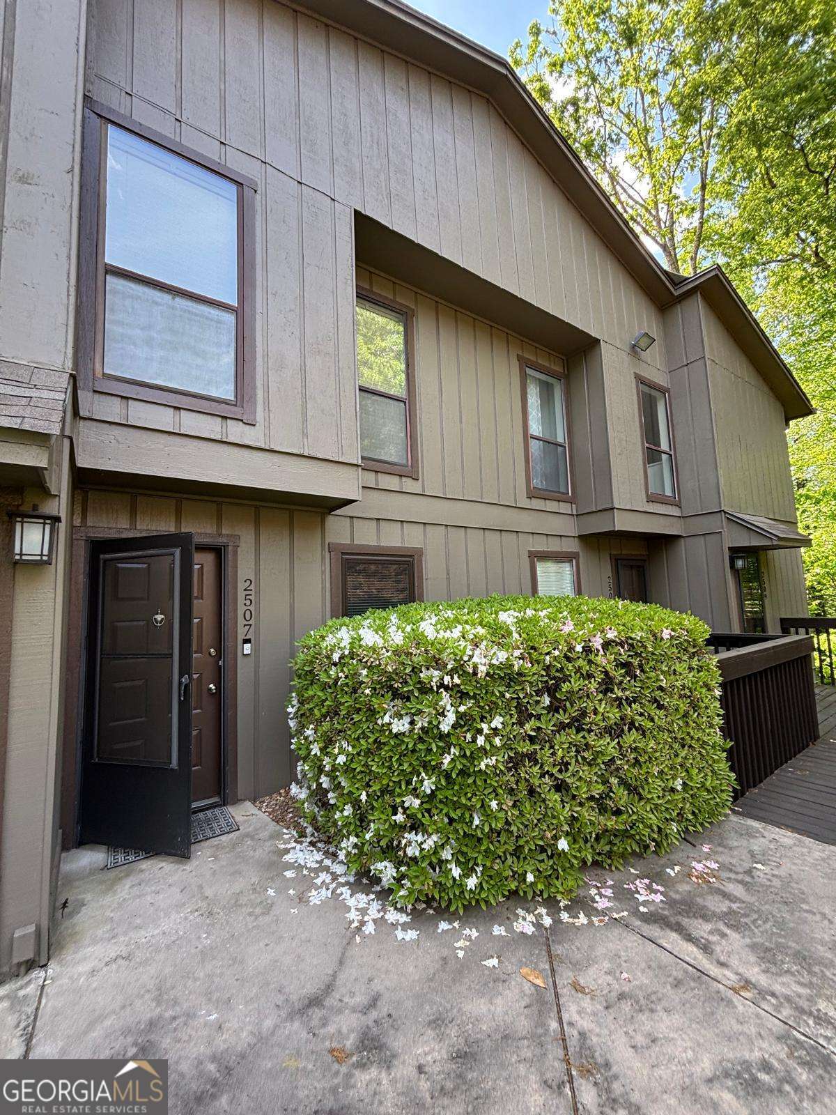 2507 Cumberland Ct SE — photo