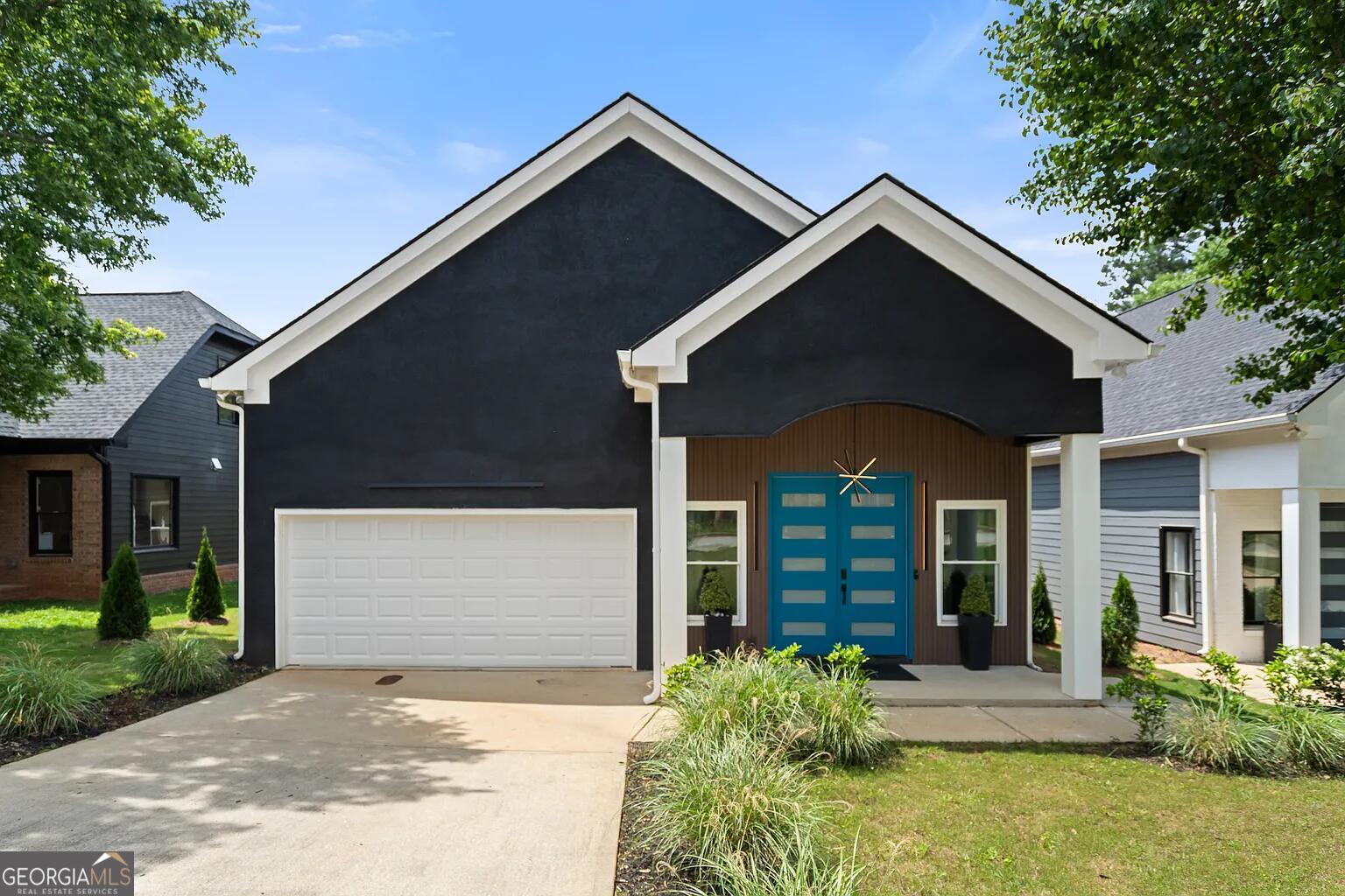 1041 Walker Ave SE — photo