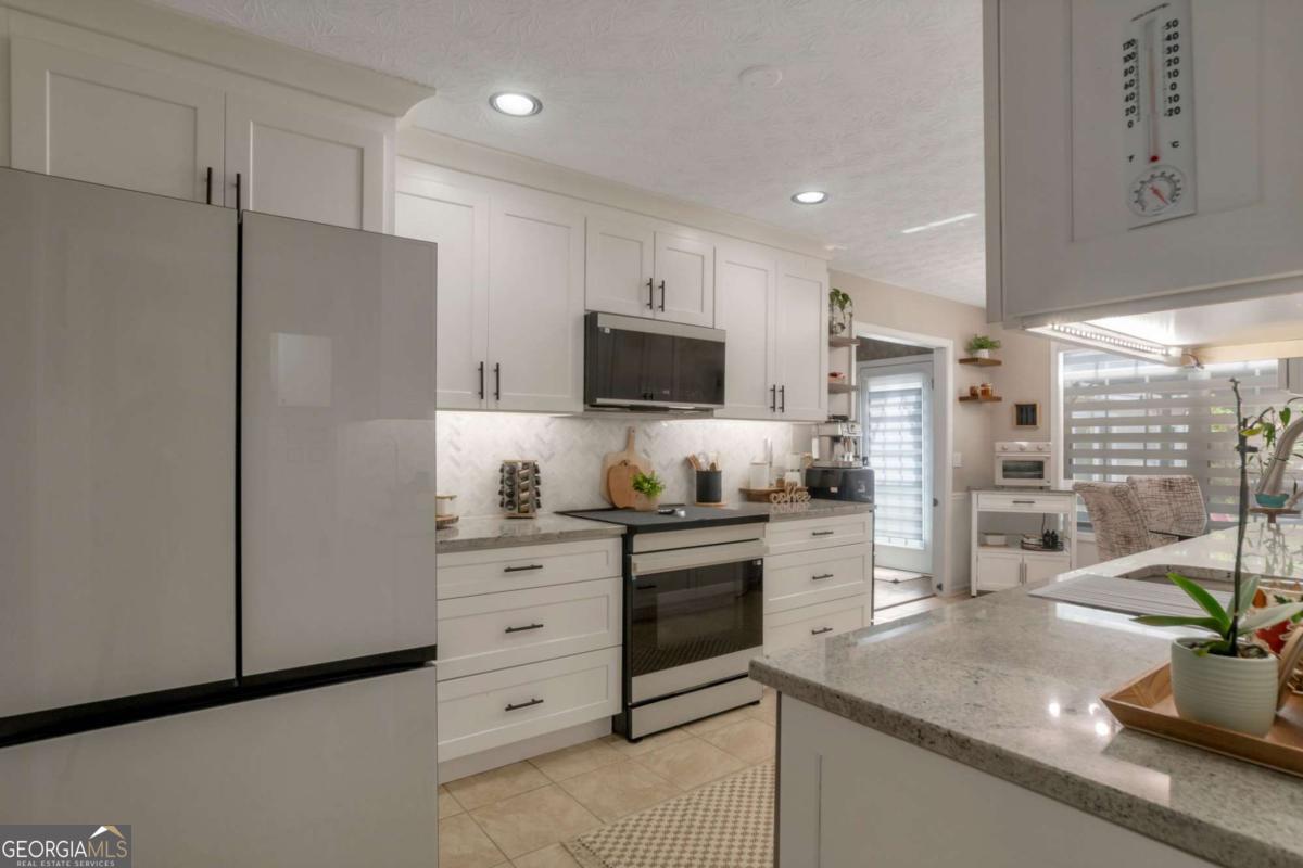 312 Rockingham Drive, Loganville, GA 30052 — photo 3