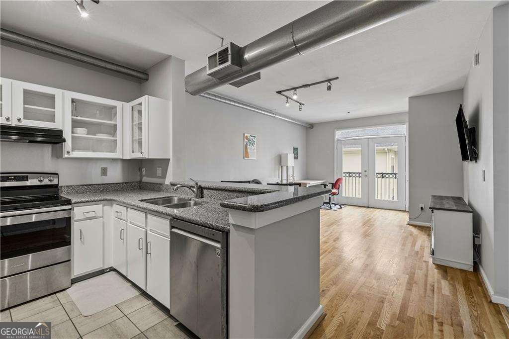 800 Peachtree St NE 1517 — photo