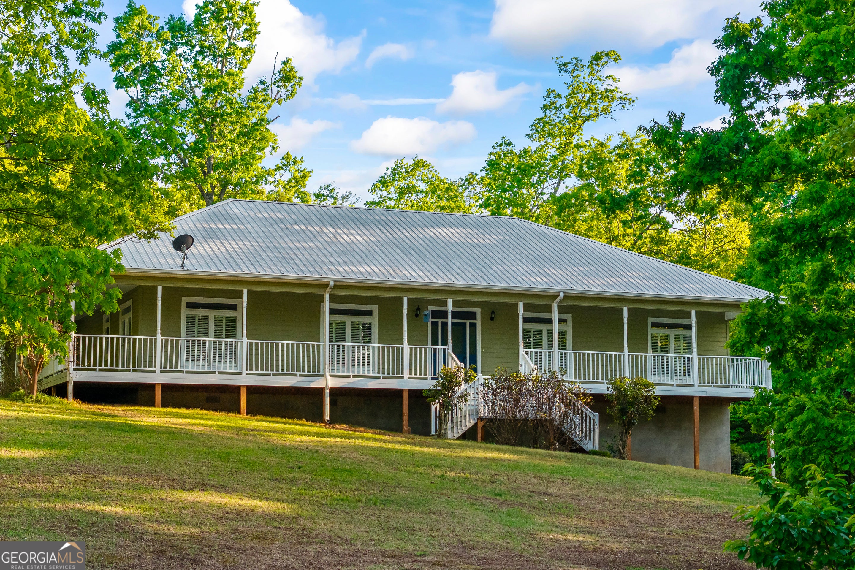 920 Yeoman Lake Rd — photo