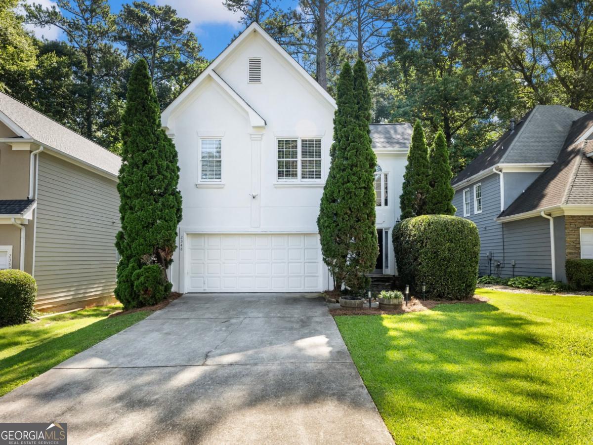 2348 Logan Cir NE — photo