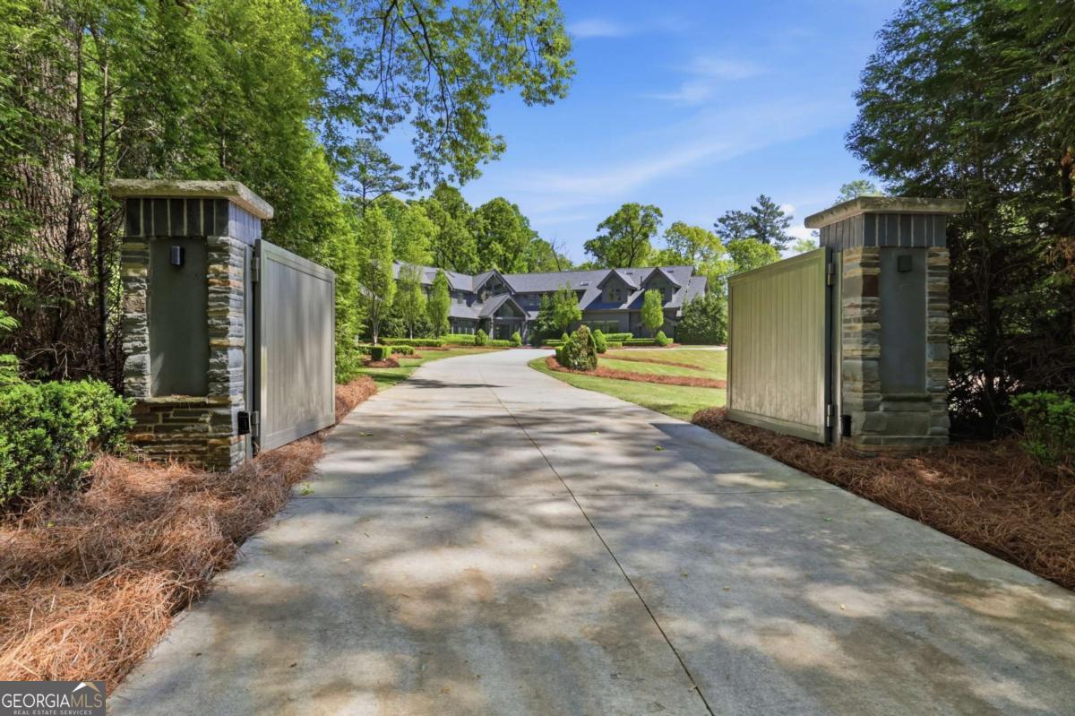 2883 W Roxboro Road NE, Atlanta, GA 30324 — photo 3
