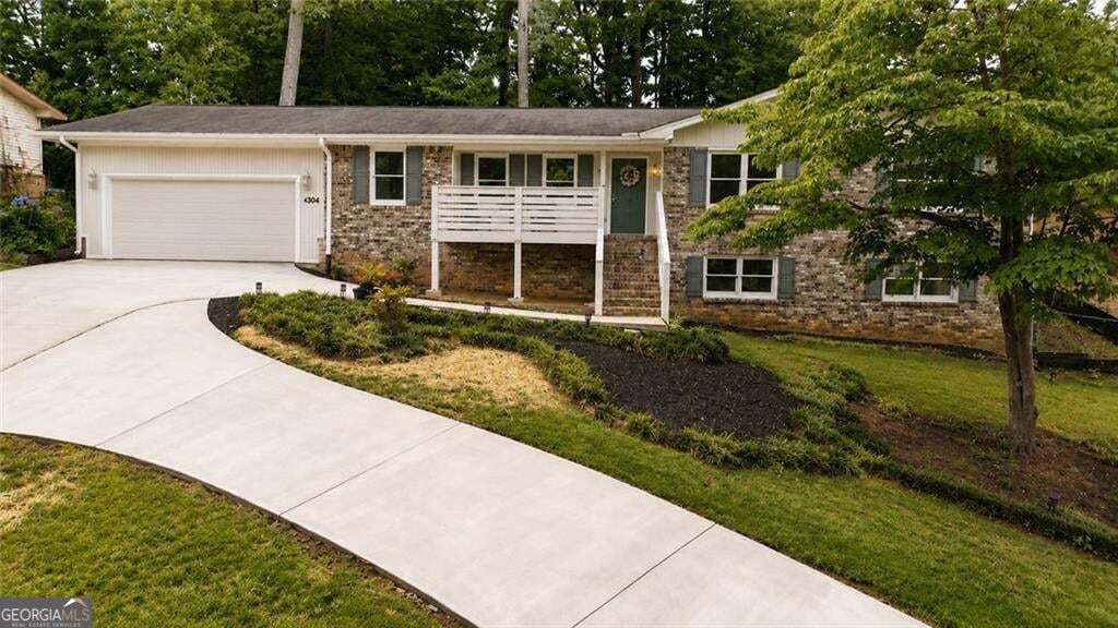 4304 Lindsey Way NE — photo