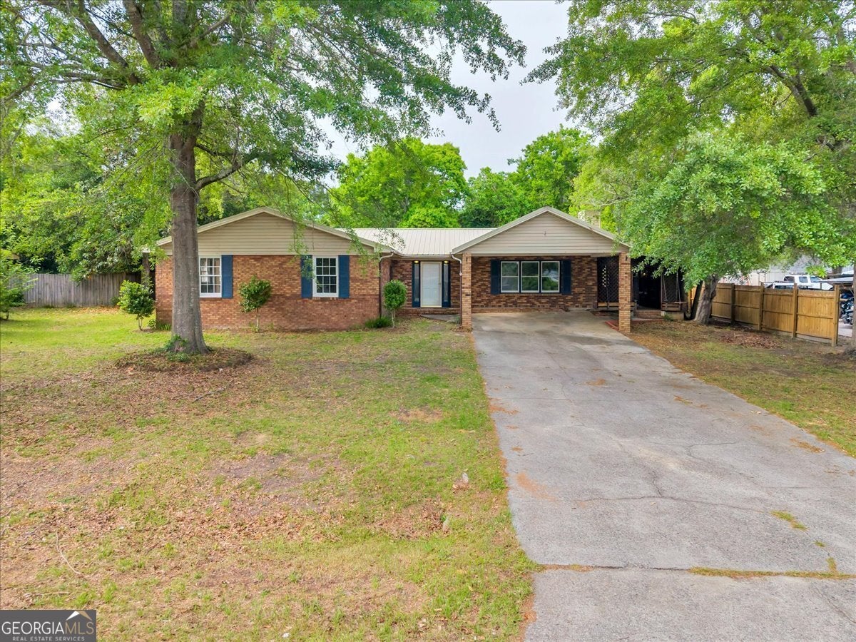 111 Weaver Rd — photo