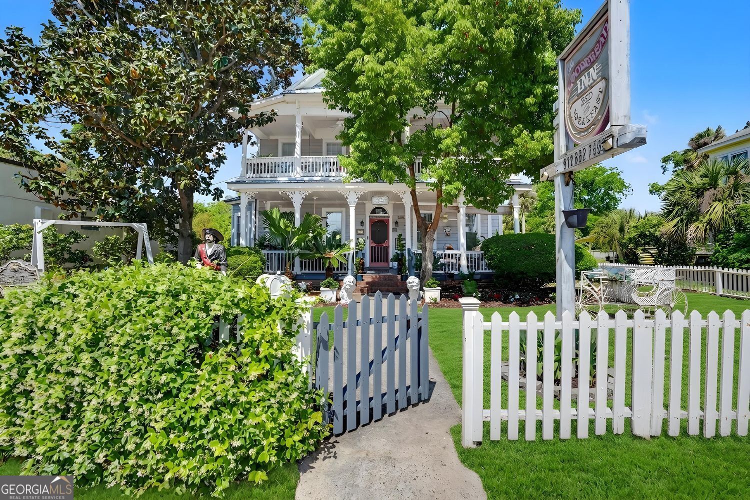 209 Osborne St — photo