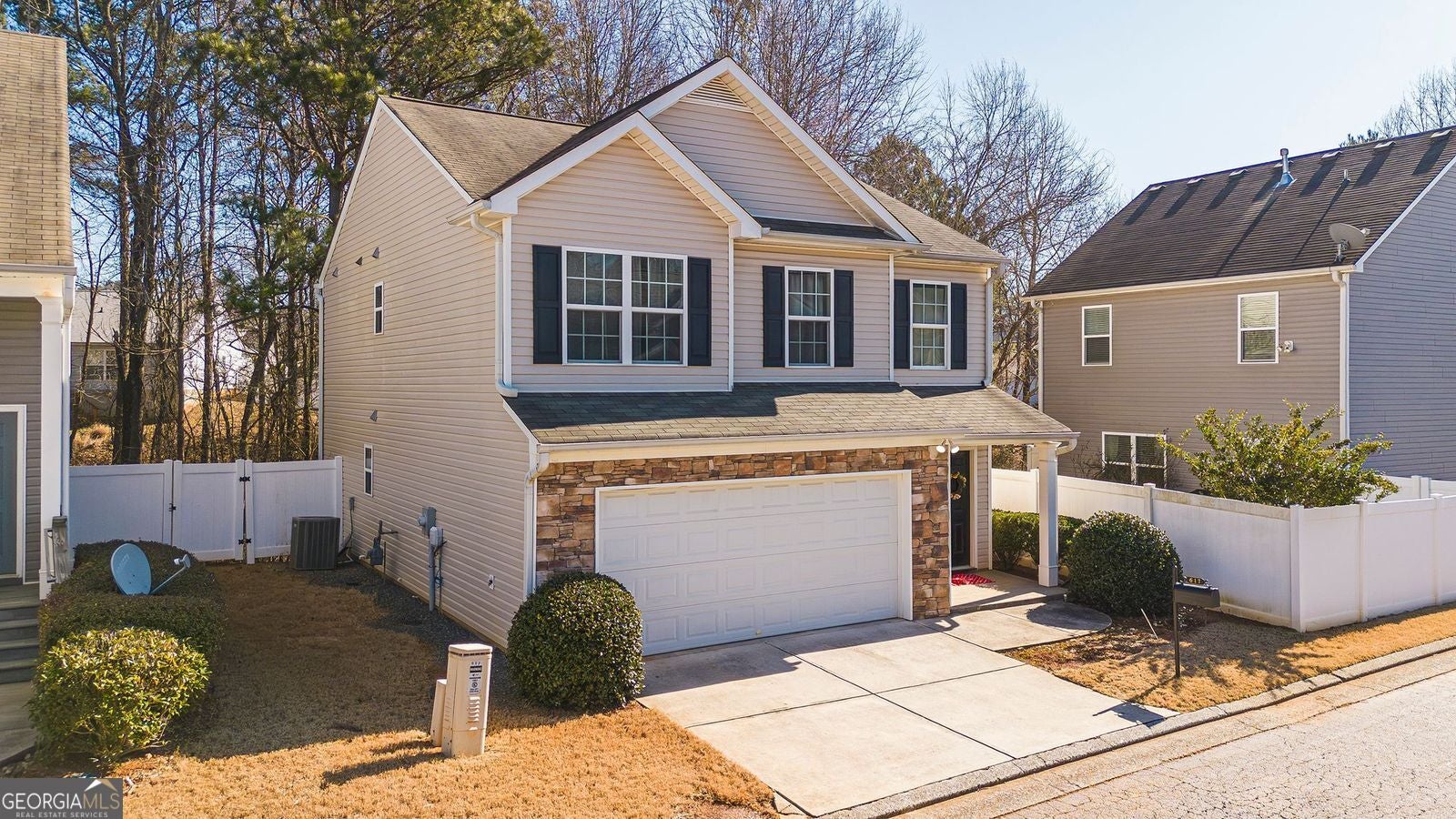 617 Arrowhead Dr — photo