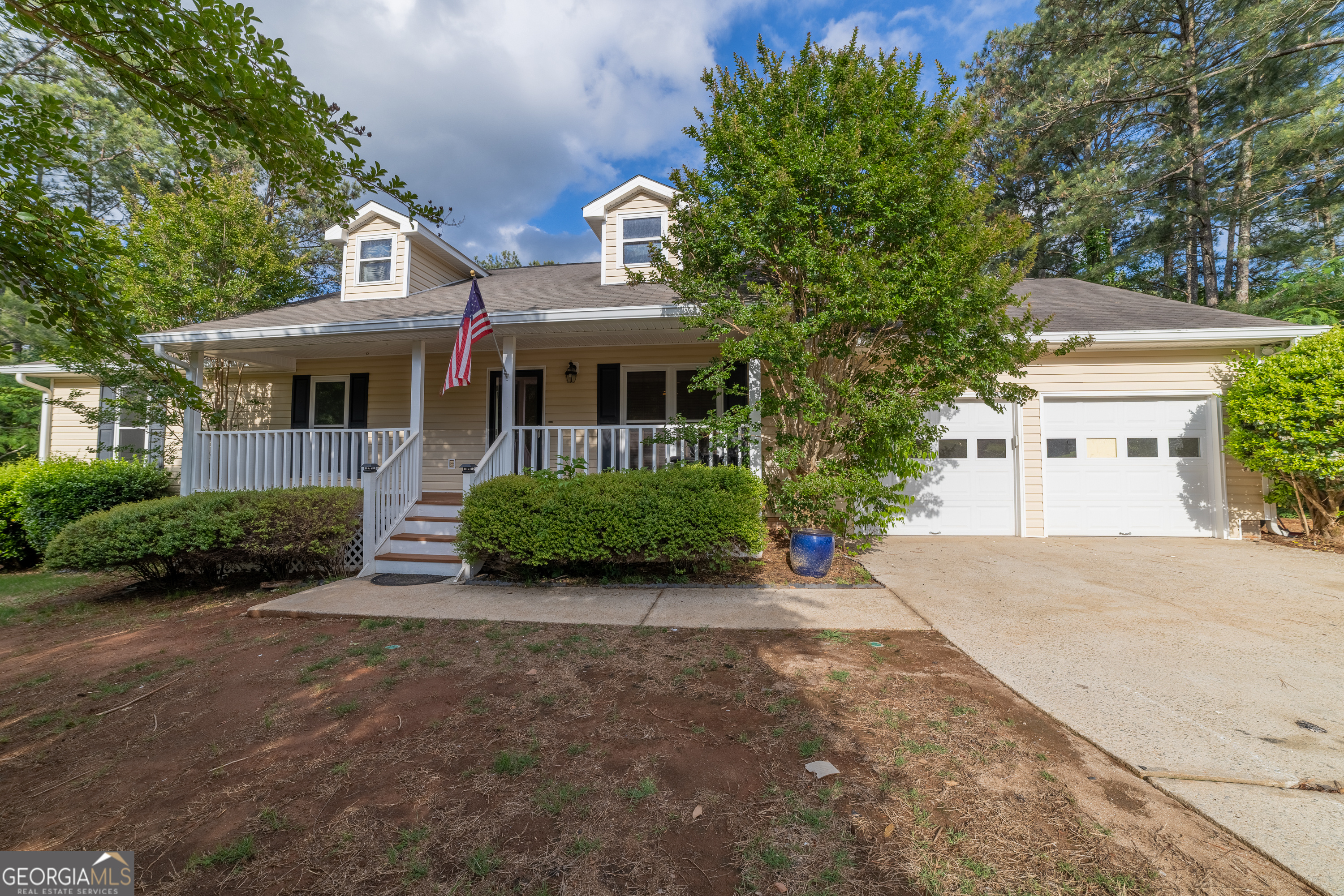 136 Creek Side Dr — photo