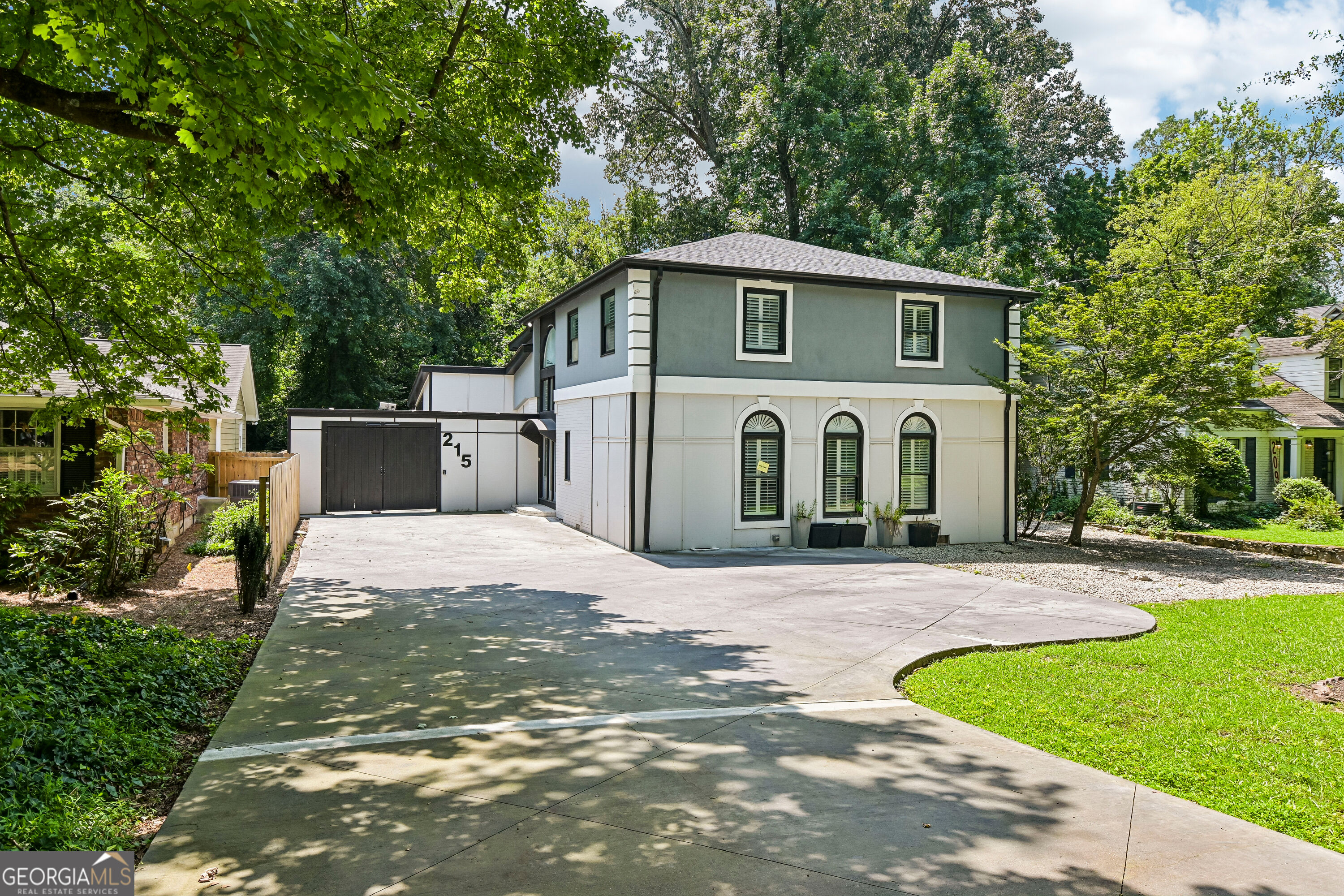 215 Camden Rd NE — photo