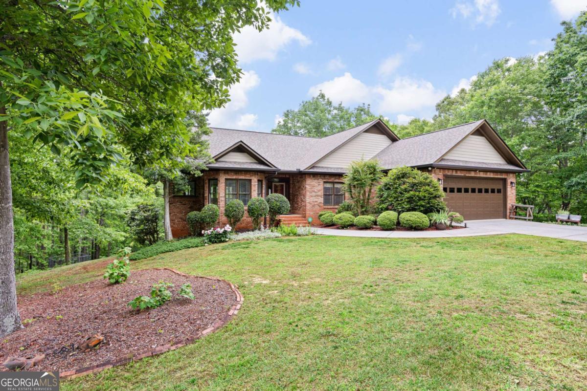 101 Sunset Dr SE — photo