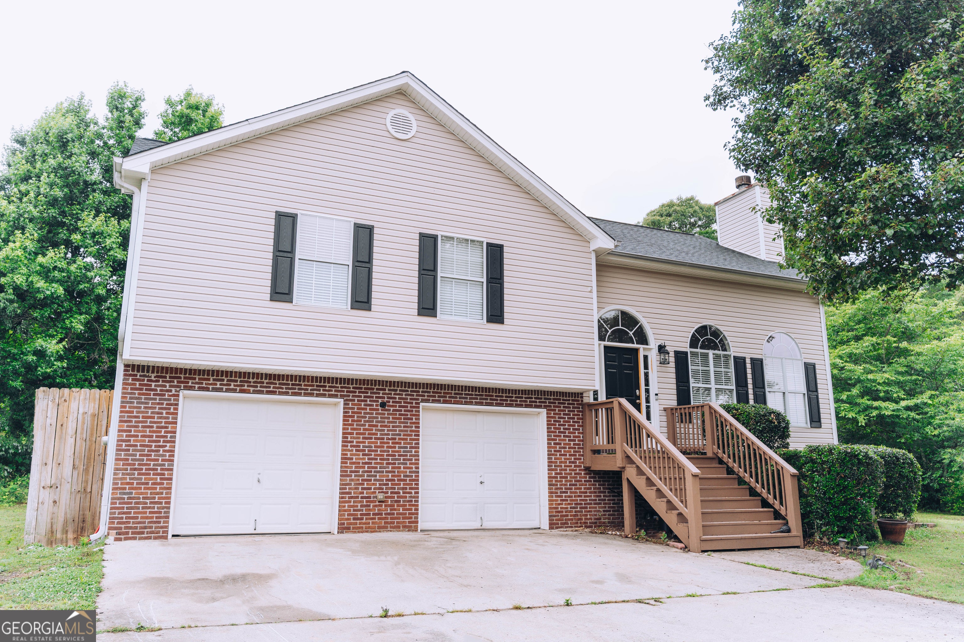 540 Mackinaw Dr — photo
