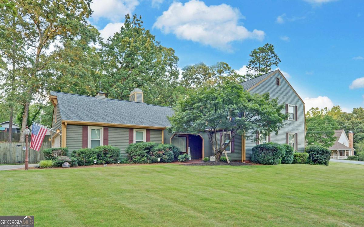3341 Edgewood Cir — photo