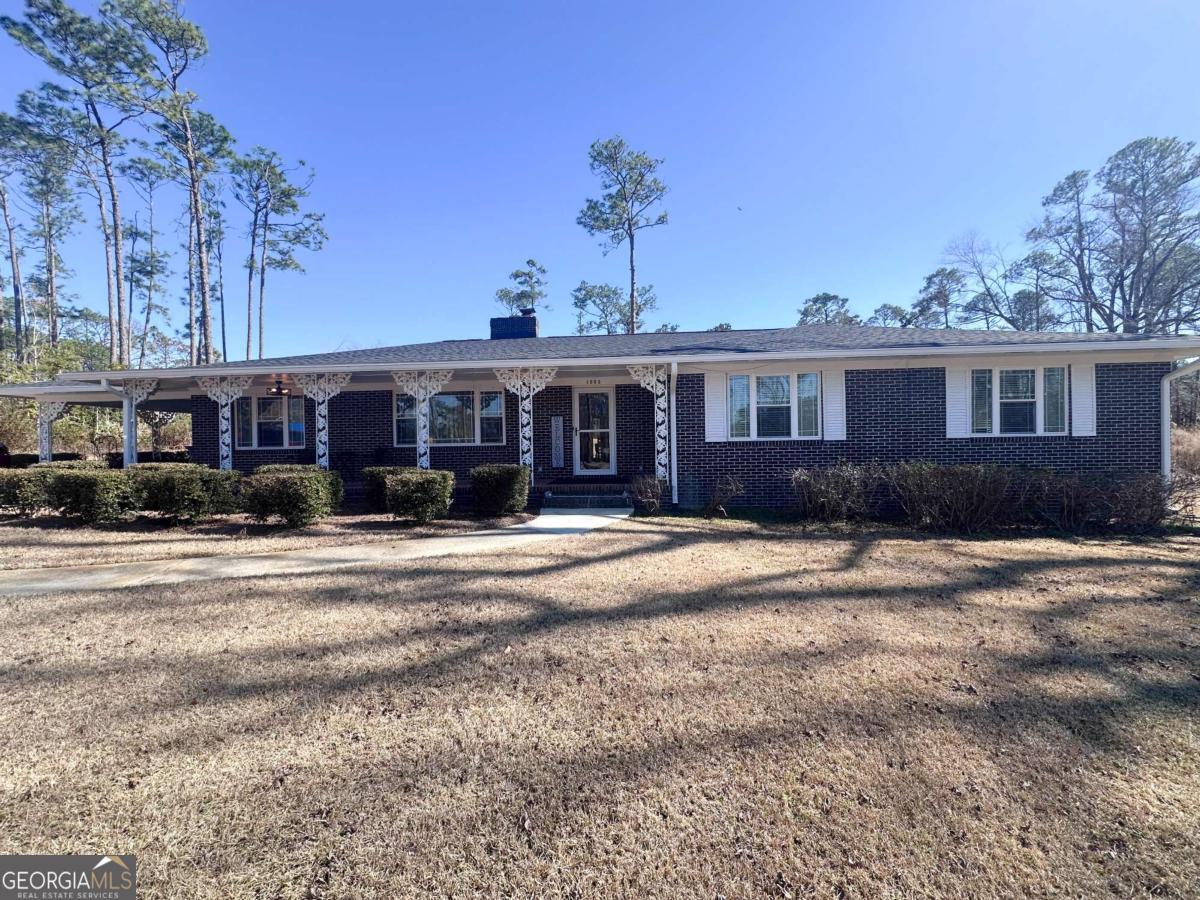 1002 Darby Cir — photo