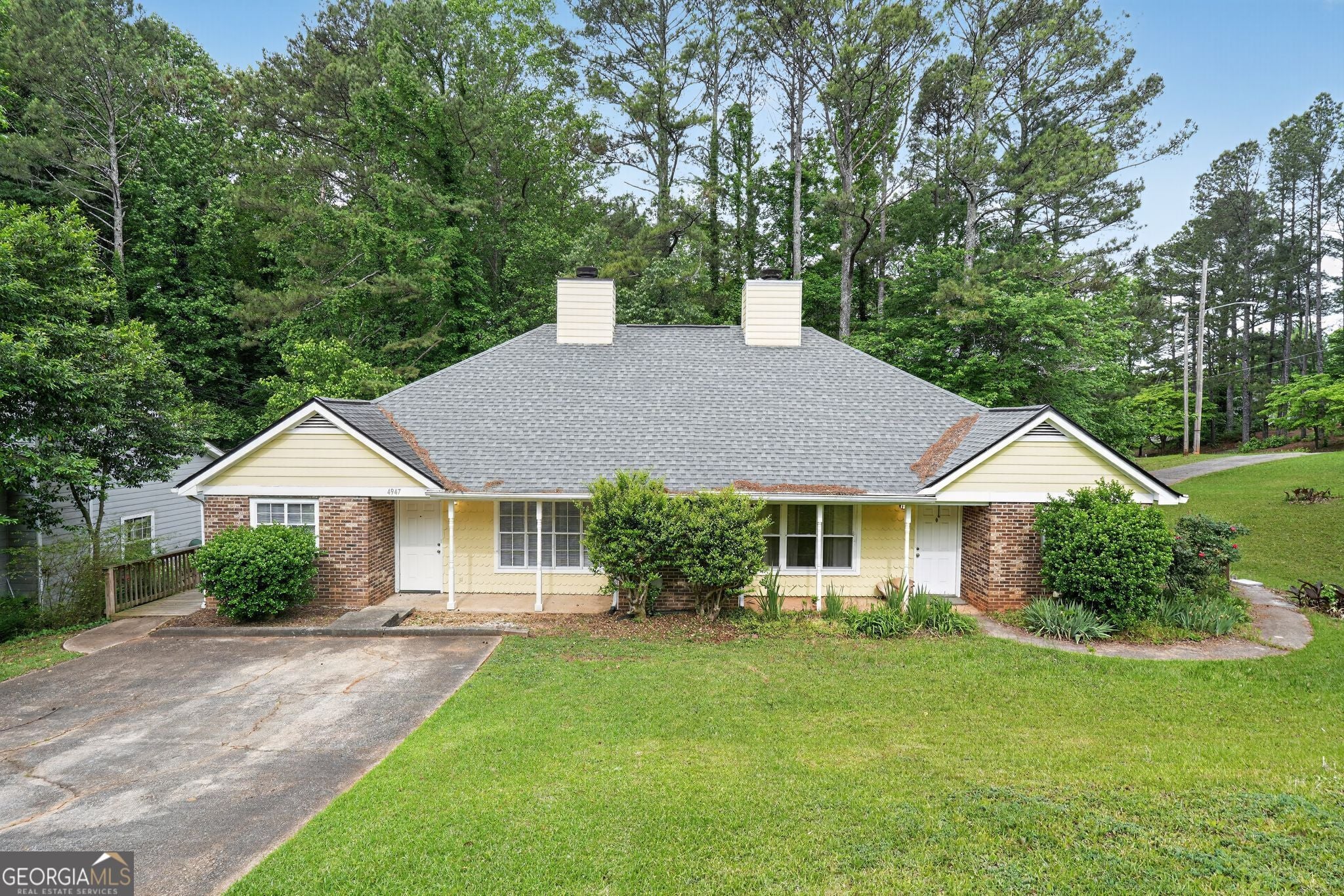 4947 Farmstead Ct NE — photo