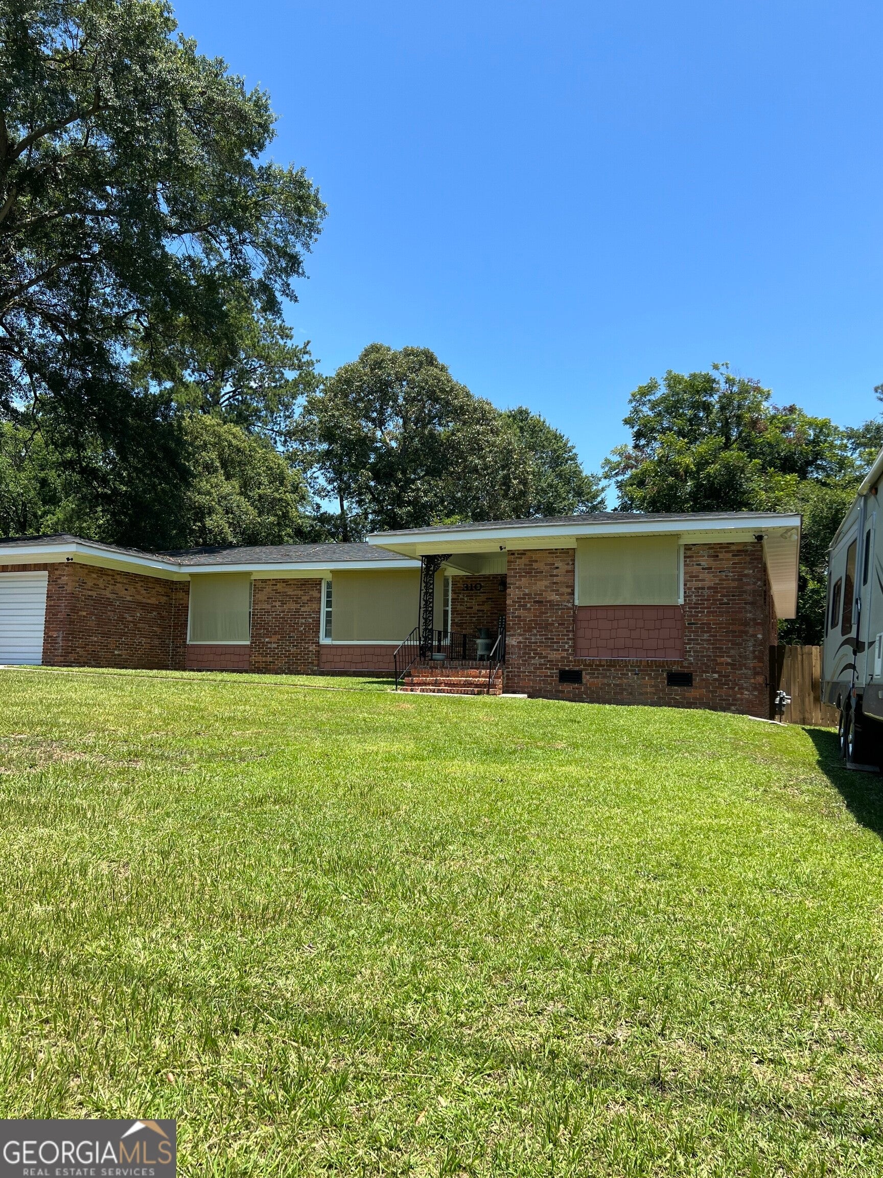 310 Forest Hill Dr — photo