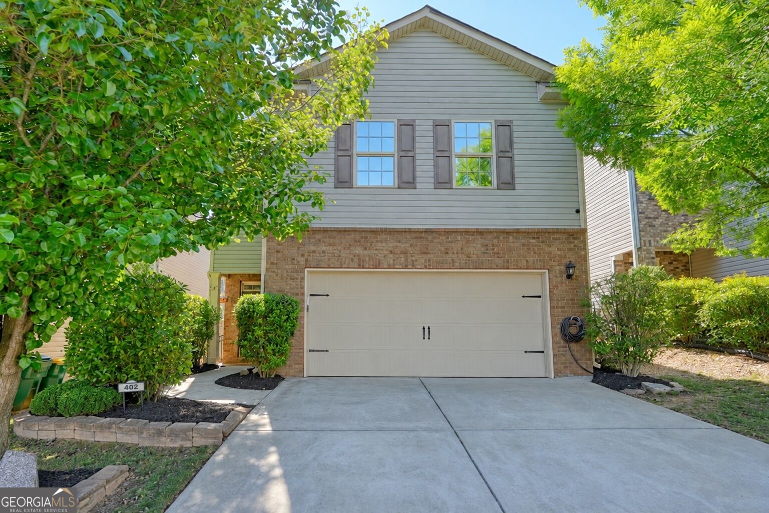 402 Wilshire Ct — photo