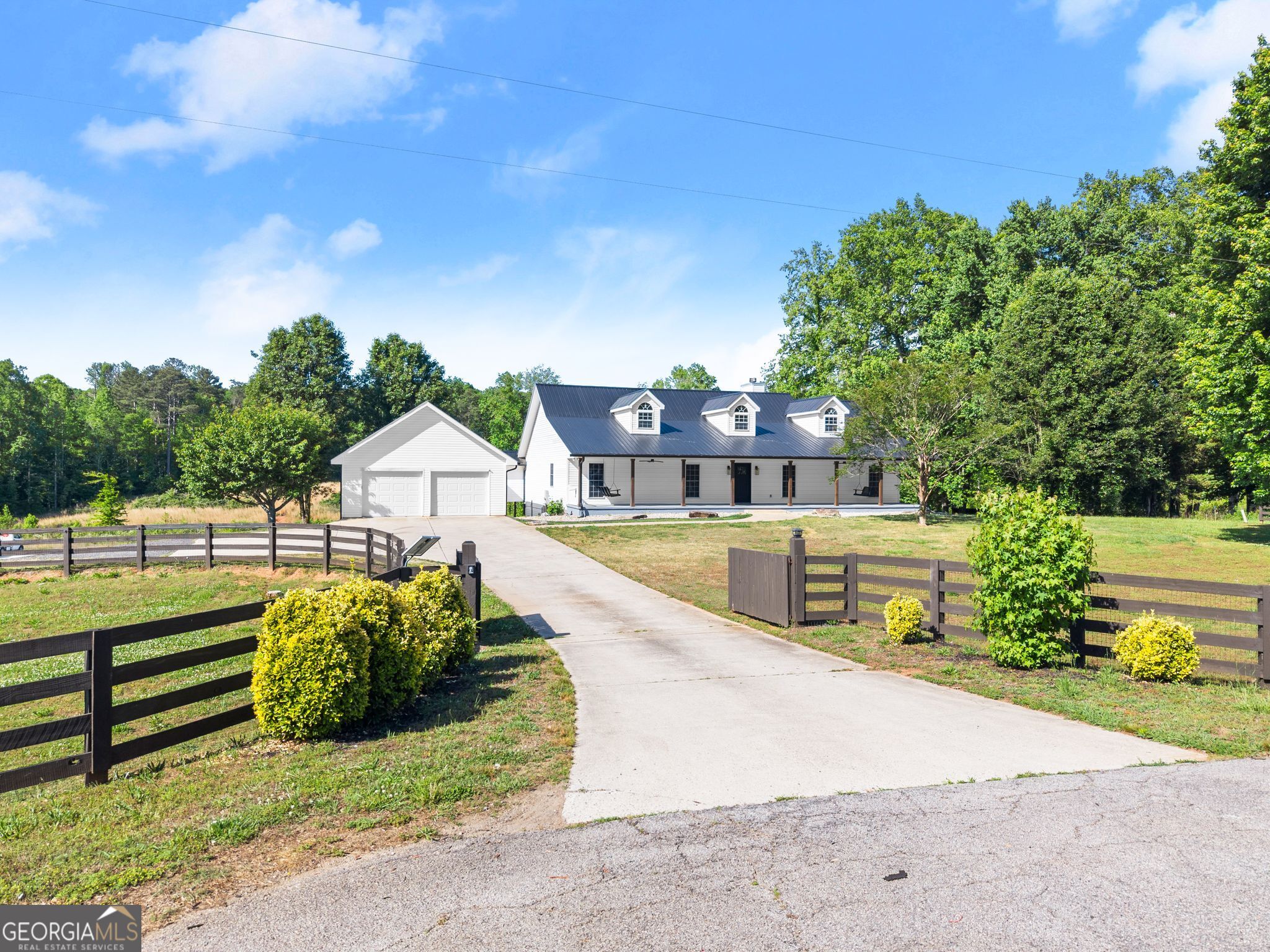 6147 Dahlonega Hwy — photo