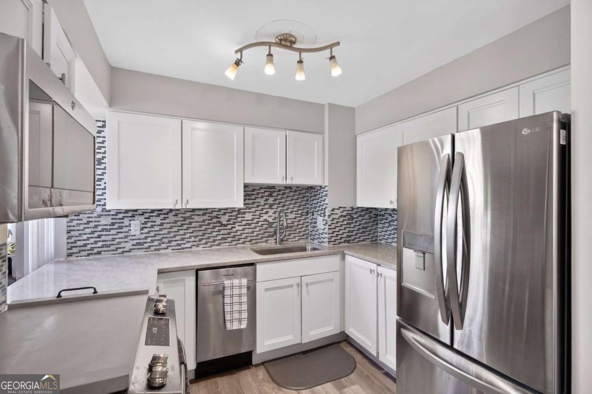 2479 Peachtree Rd NE 214 — photo