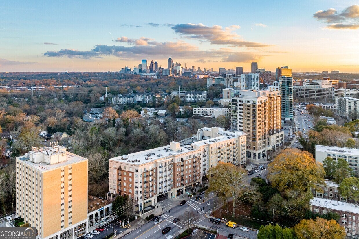 2255 Peachtree Rd NE 521 — photo