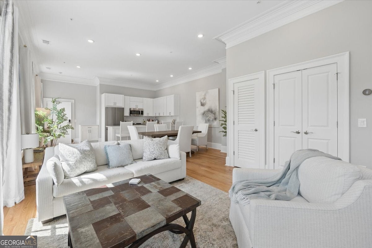 200 W Washington St, Unit B — photo