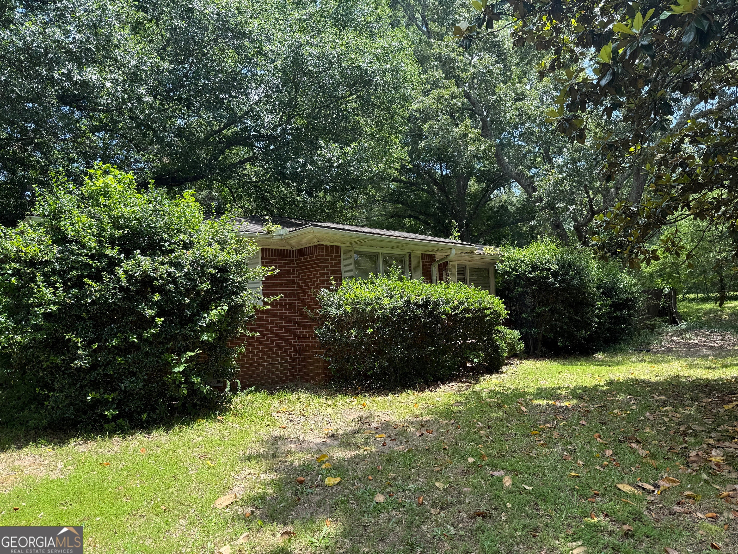 1810 Highway 138 E — photo