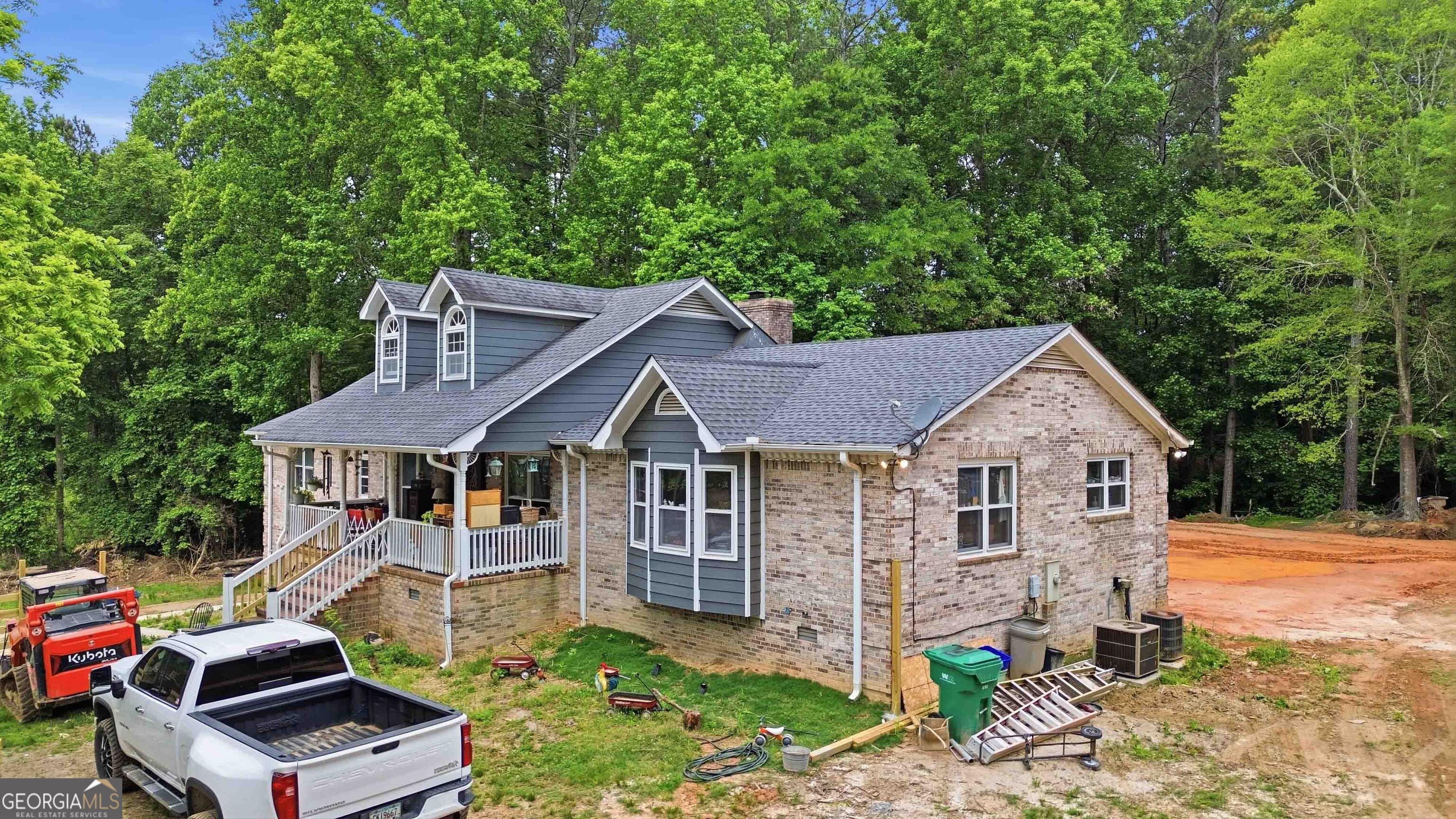 1089 Mitchell Dr — photo