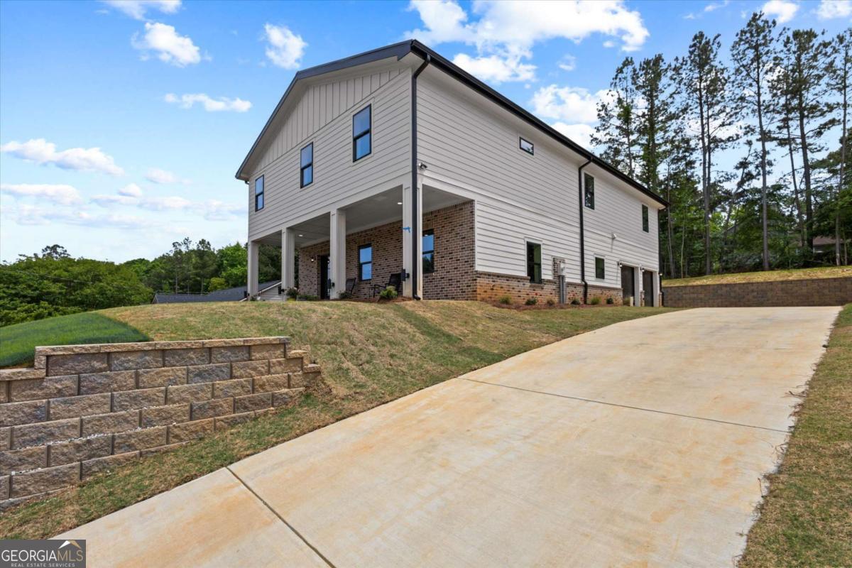 6852 Silver Maple Dr — photo