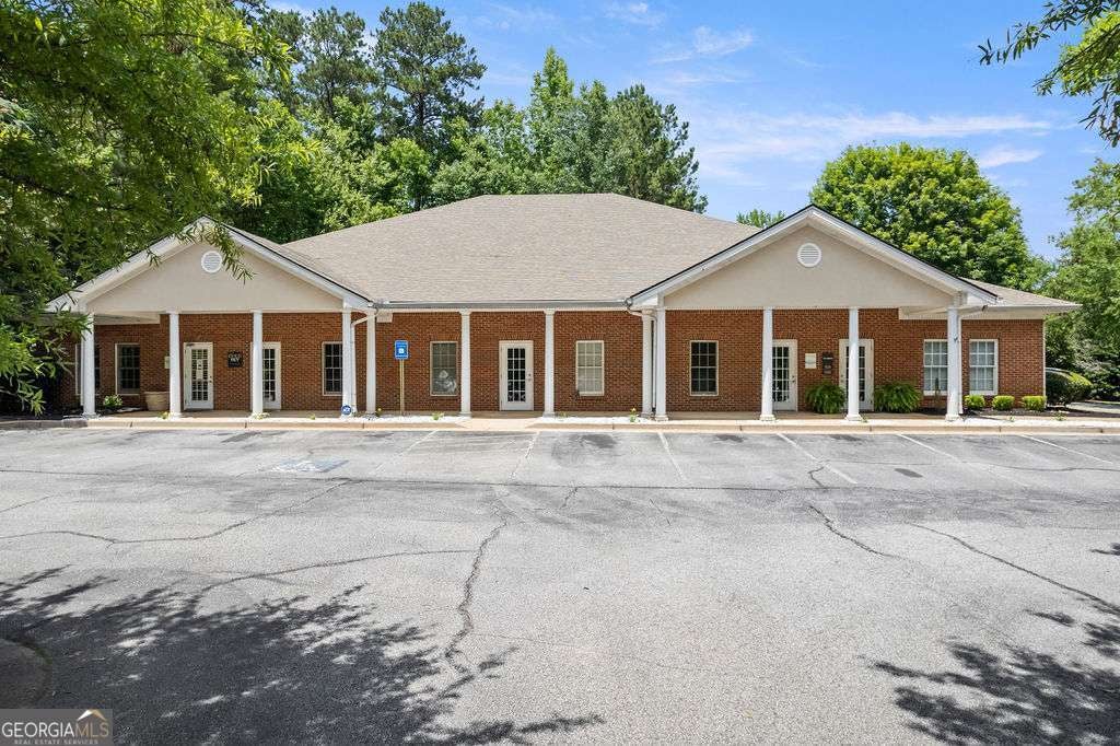 6 Jefferson Pkwy Suite D — photo