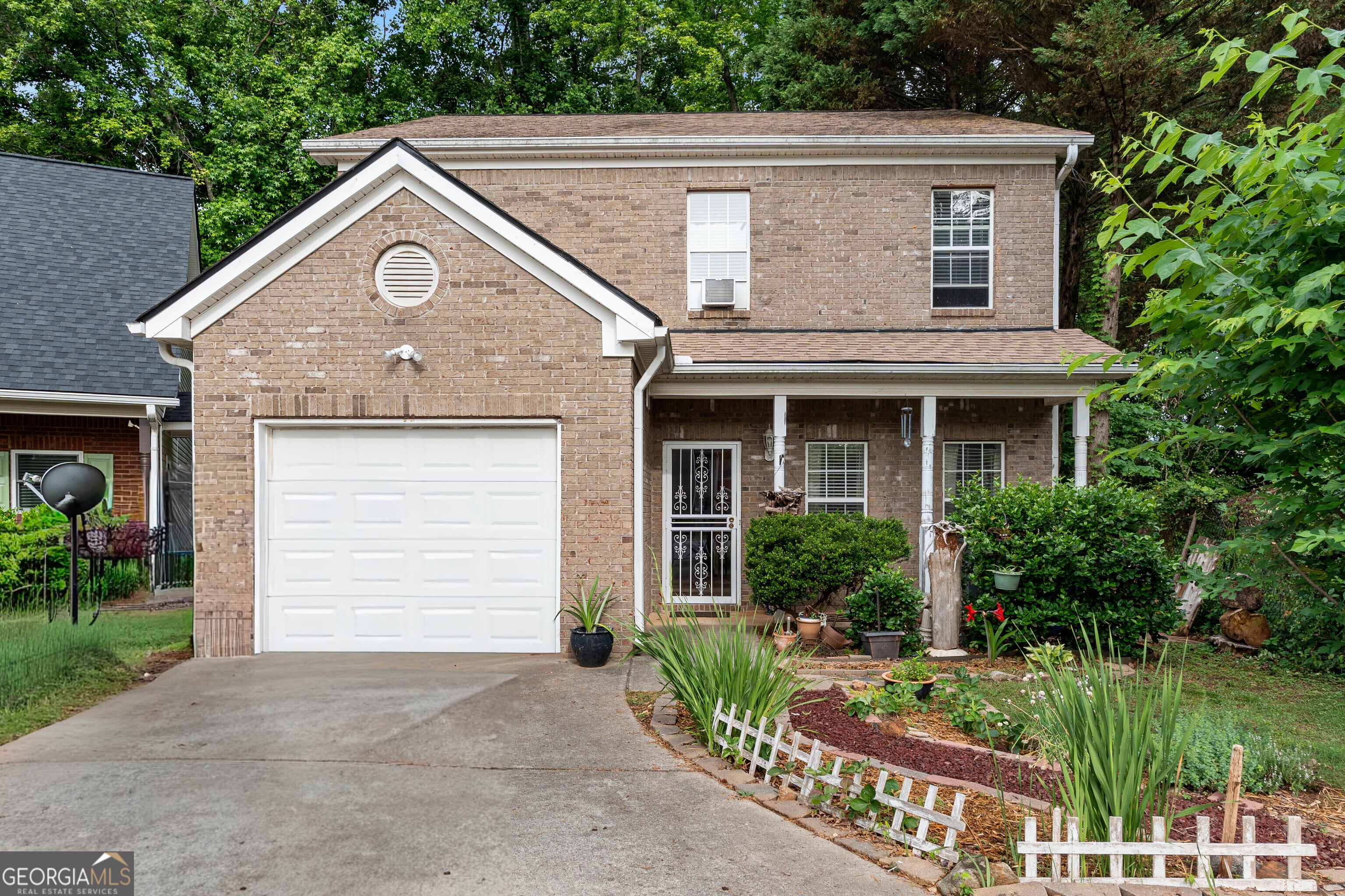 635 Shadowmoore Dr — photo