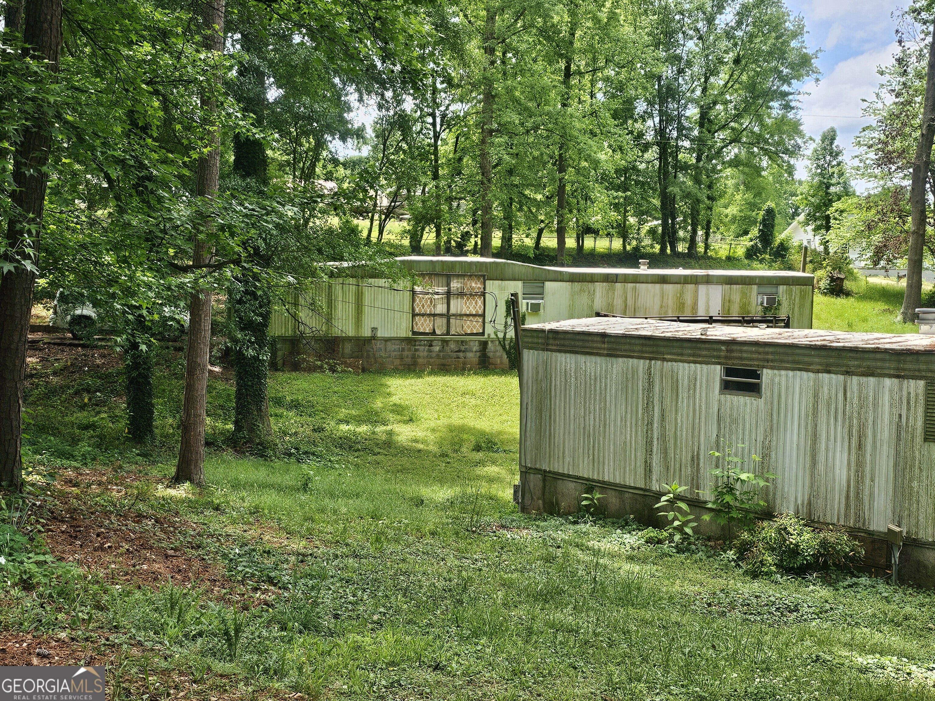 200 Sherry Ln — photo