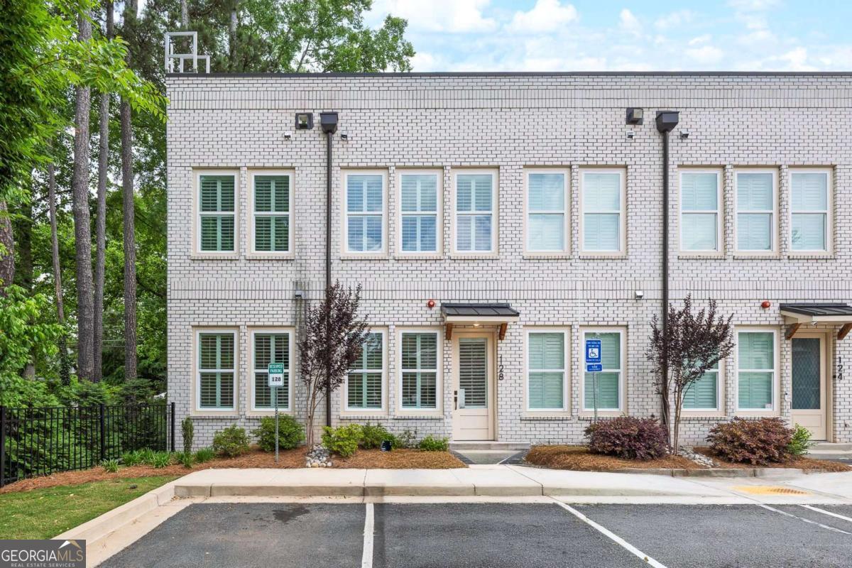 9040 Main St 128 — photo