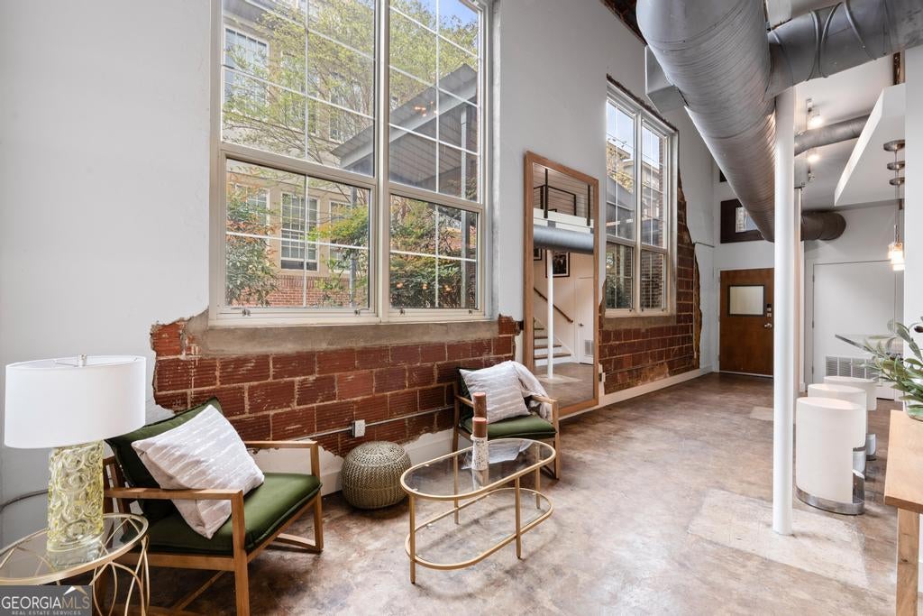 600 College St 113 — photo