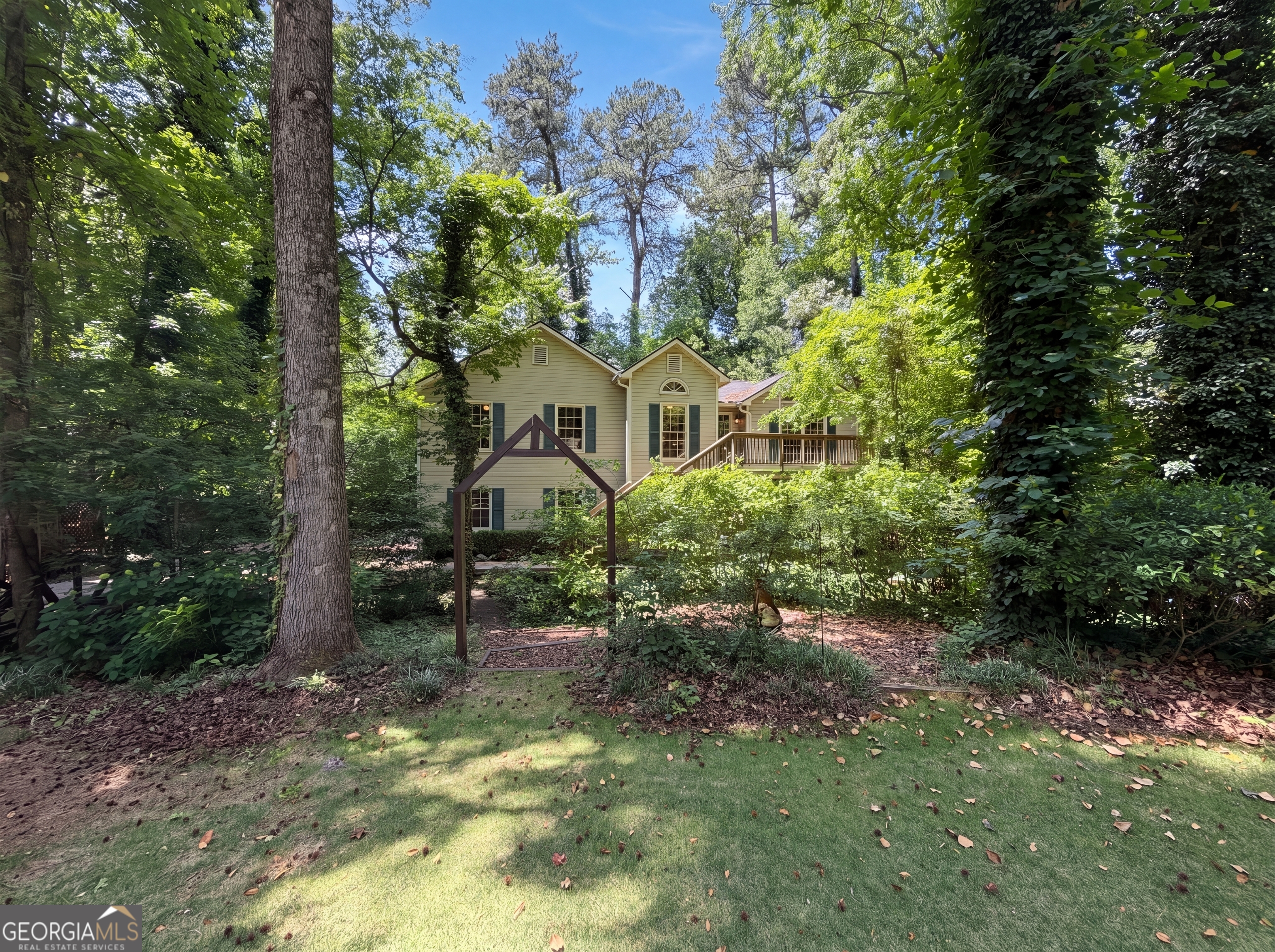 2623 Wellington Dr — photo