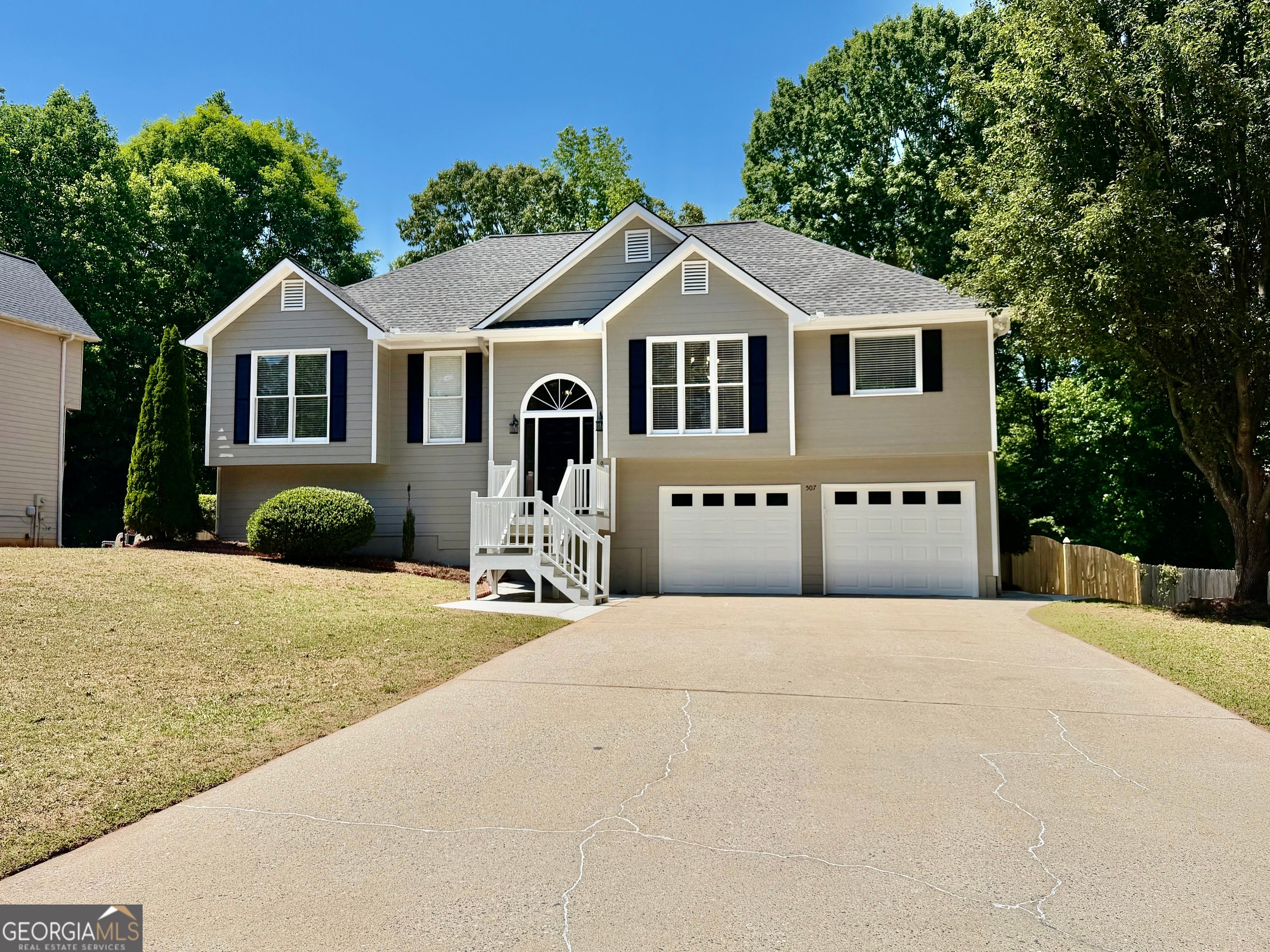 507 Legacy Park Ln — photo