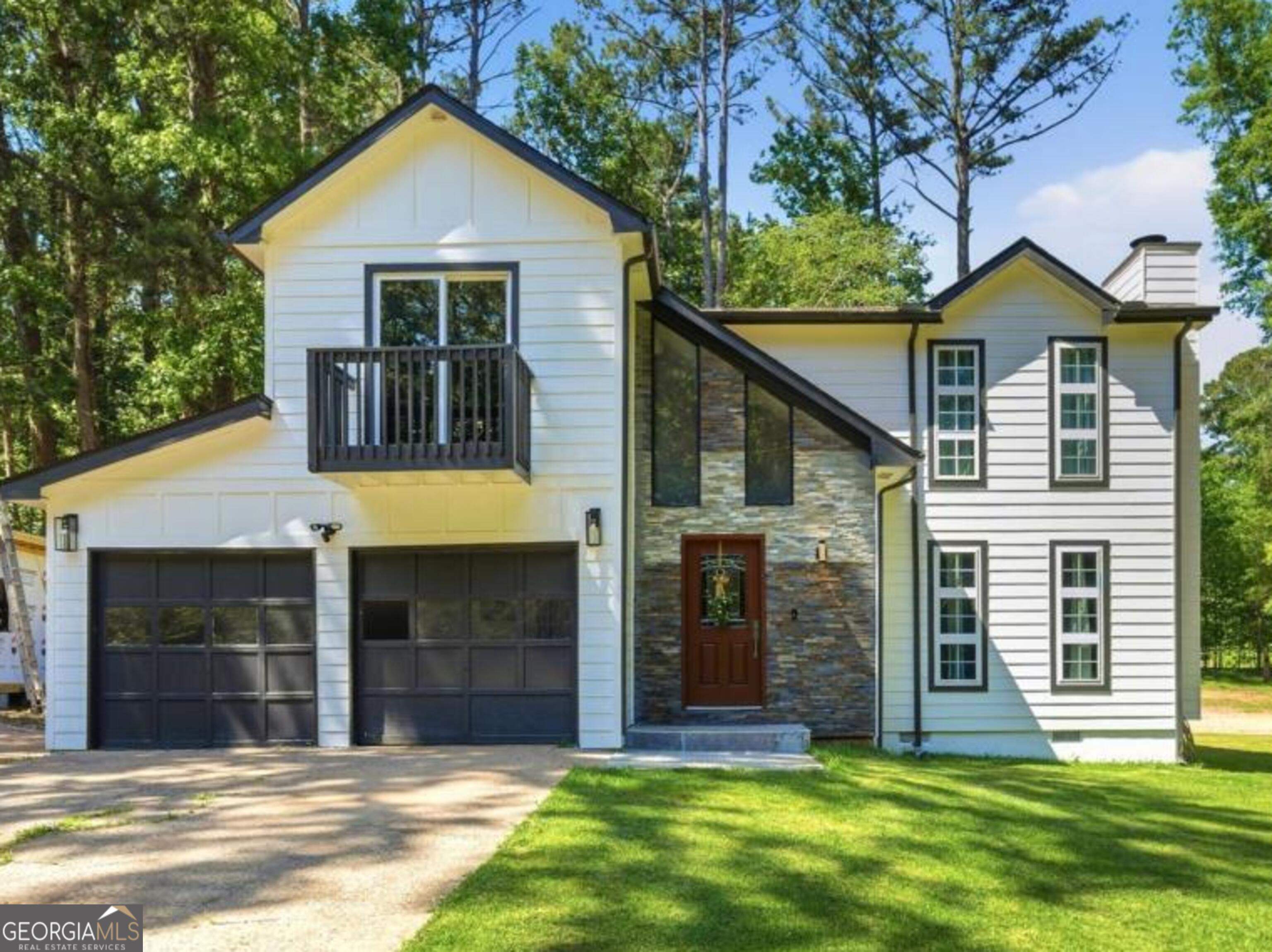 200 Huntcliff Ct — photo