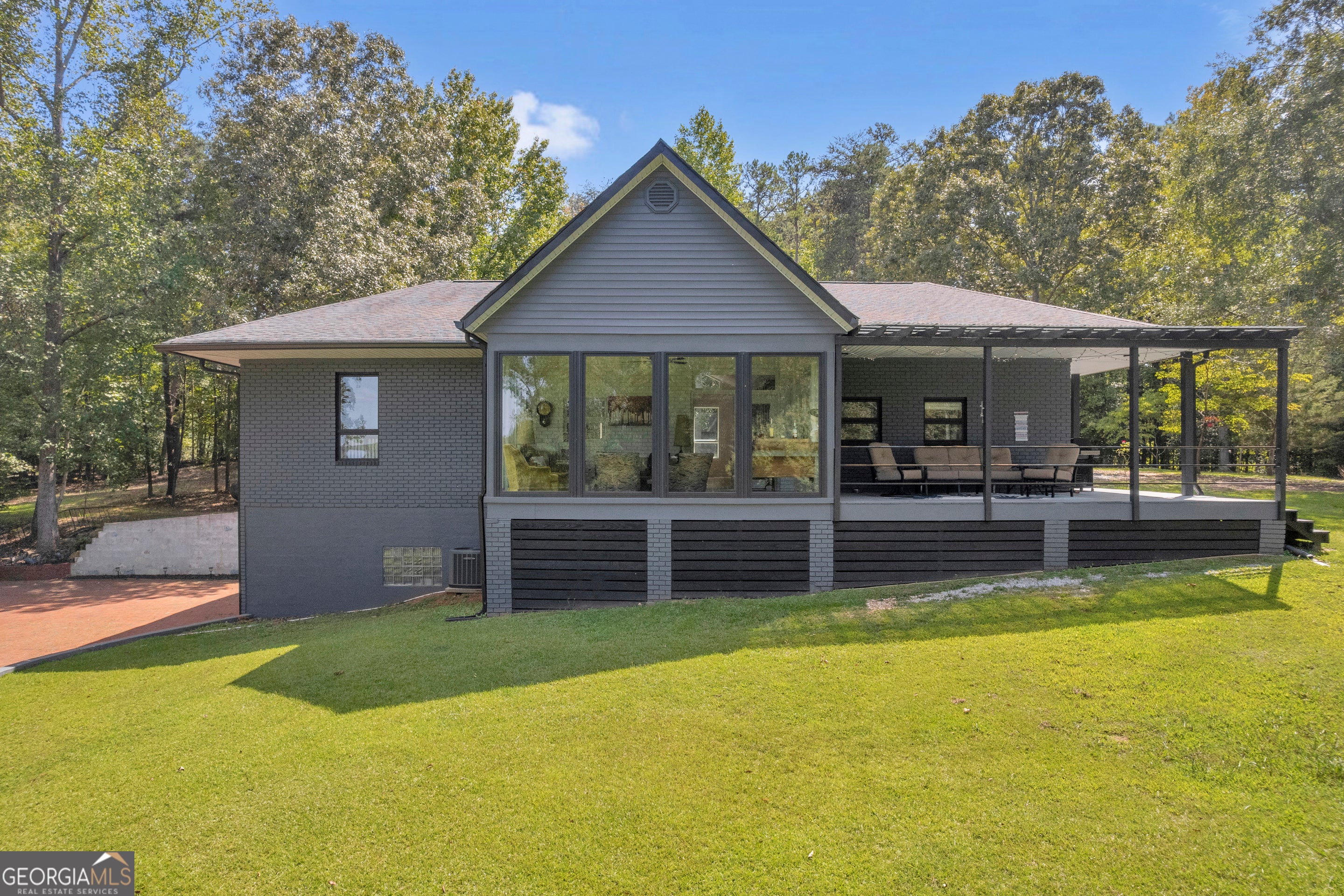 83 Sugar Cane Dr — photo