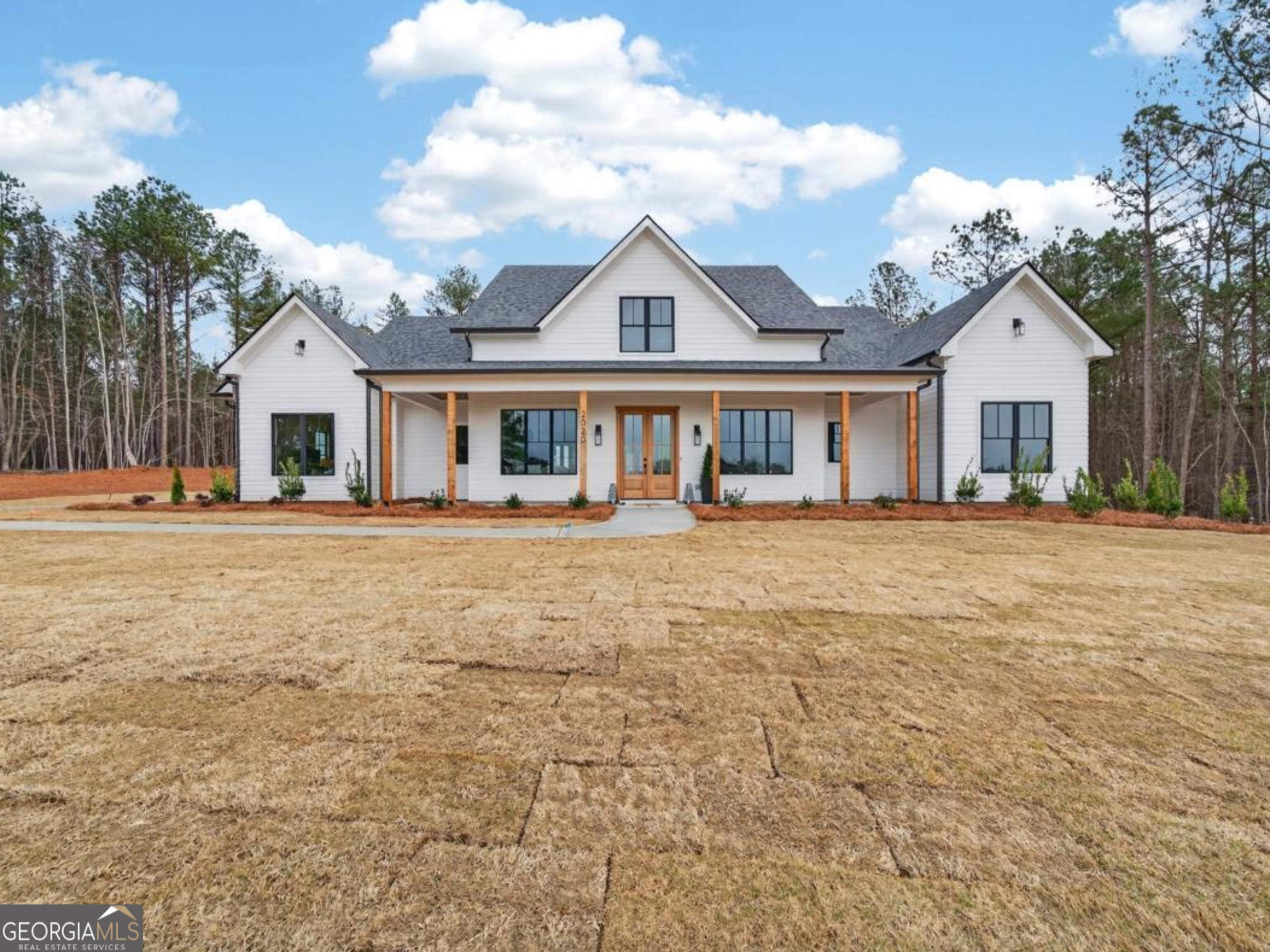 2020 Clearwater Dr — photo