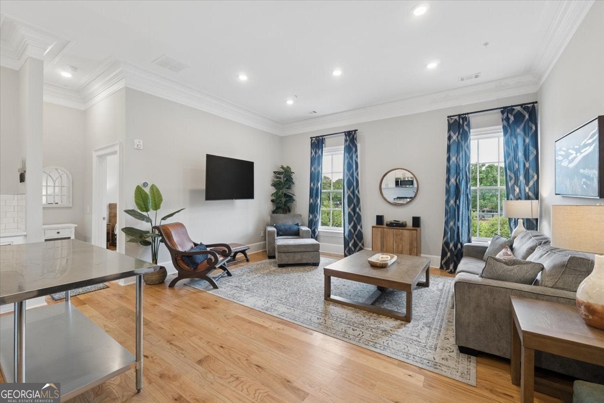 200 W Washington St Unit D — photo