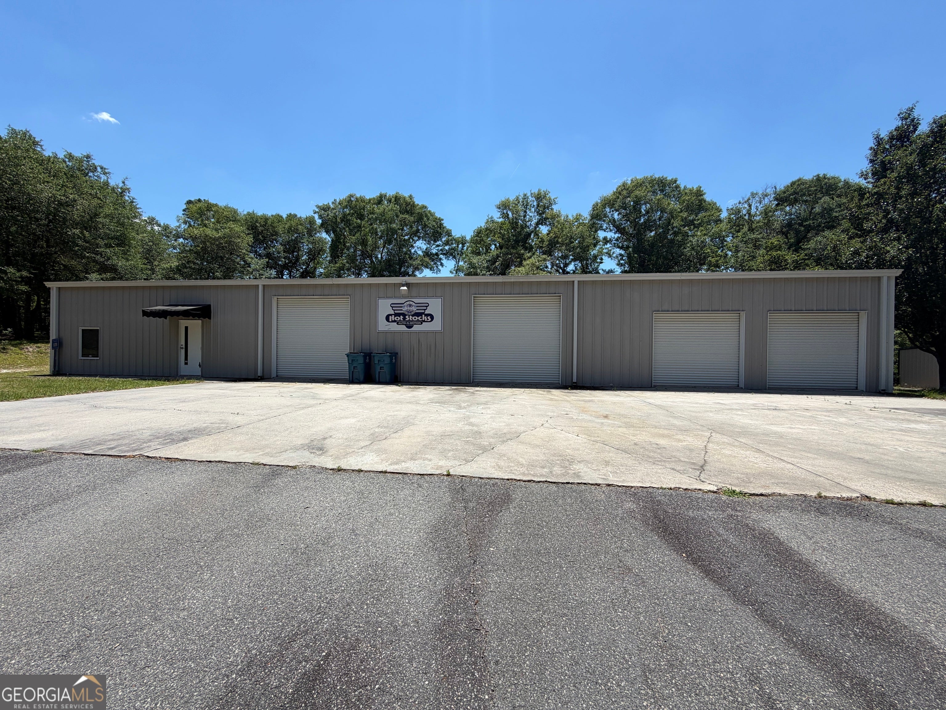 326 Commerce Loop — photo
