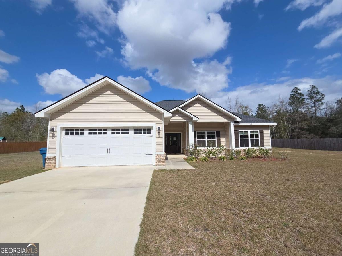 144 Linden Dr — photo