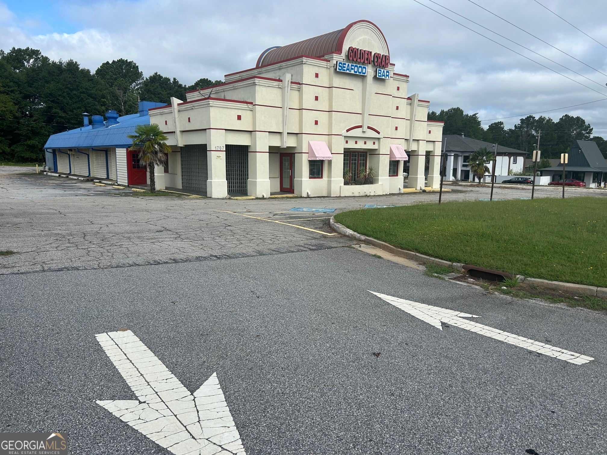 1707 N Expressway — photo