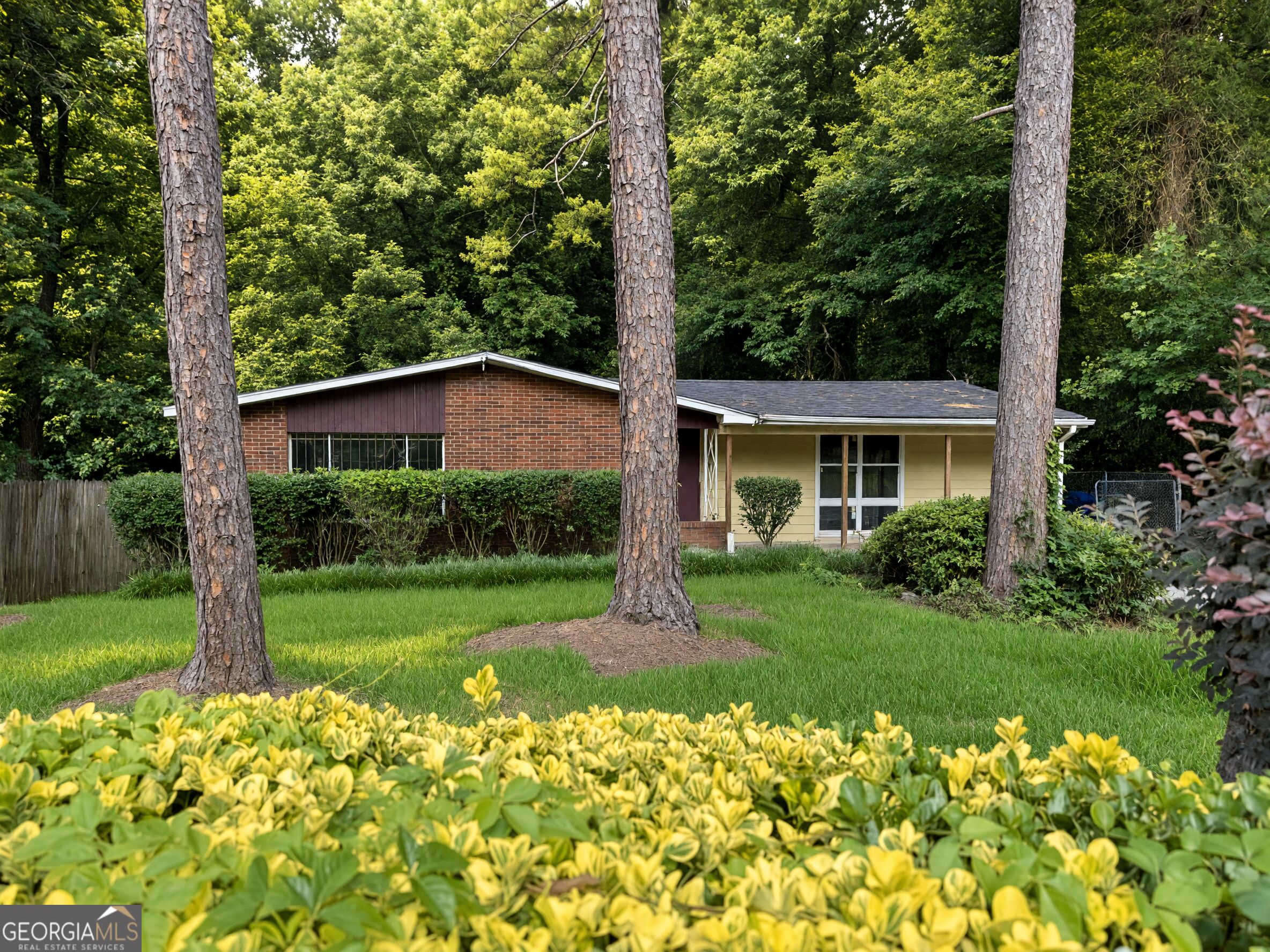 2379 Country Club Dr SW — photo