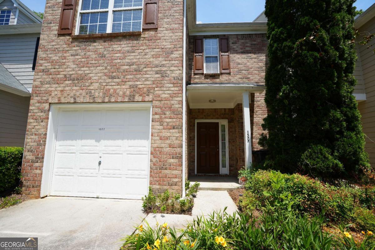 1577 River Main Ct — photo
