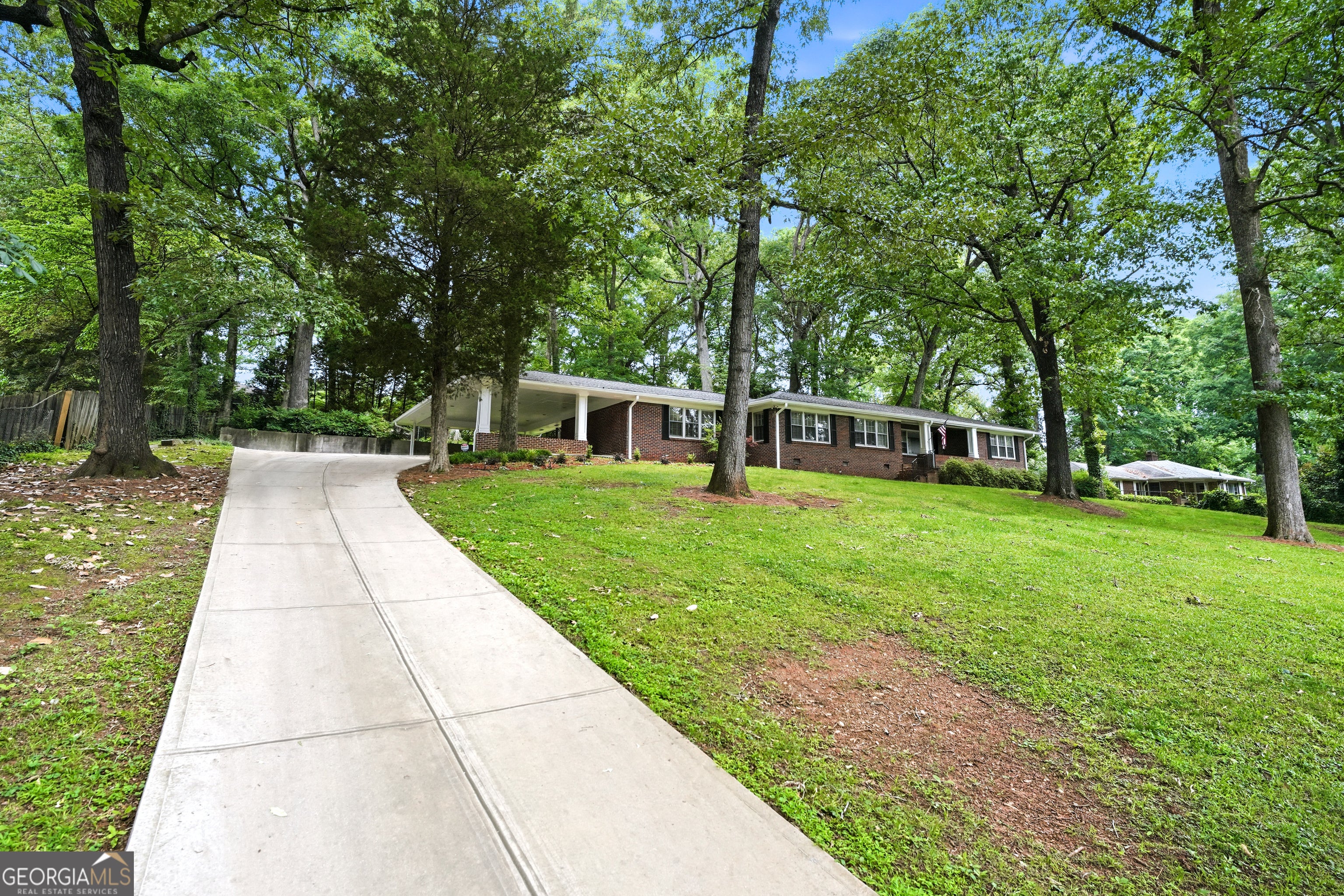 3240 N Druid Hills Rd — photo